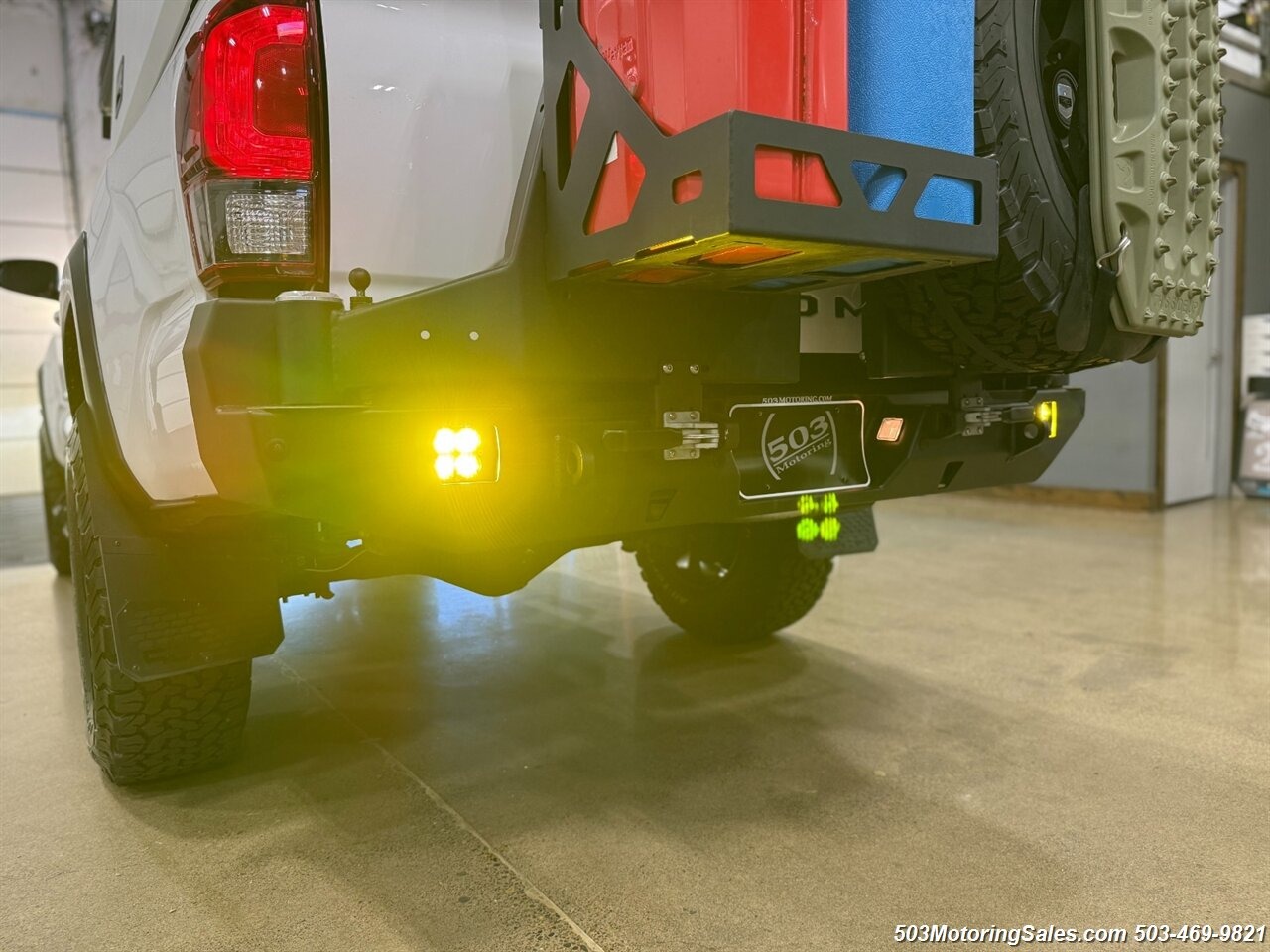 2019 Toyota Tacoma TRD Off-Road + Mammoth HV-1 Trailer