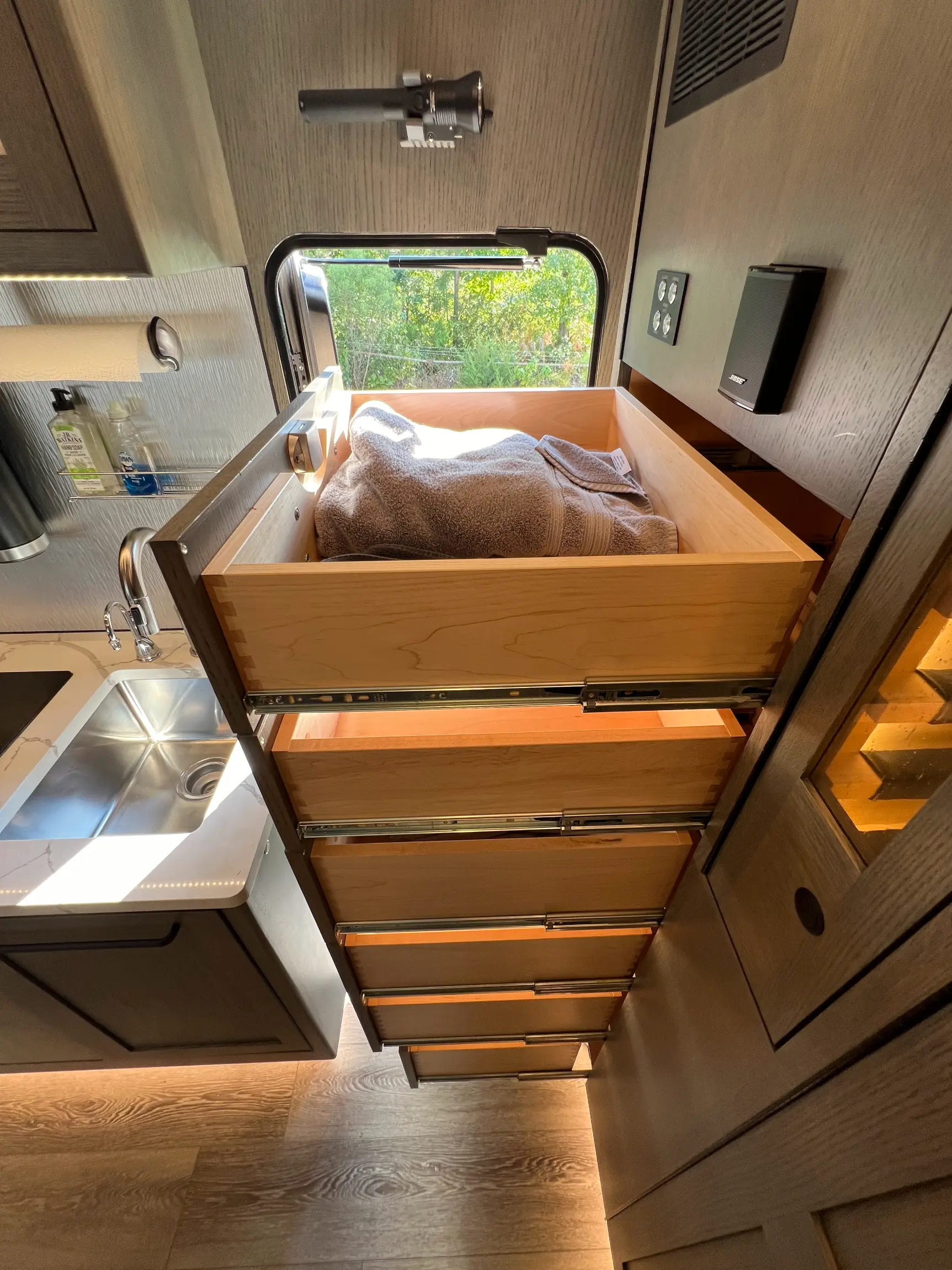 2021 EarthRoamer LTi-022