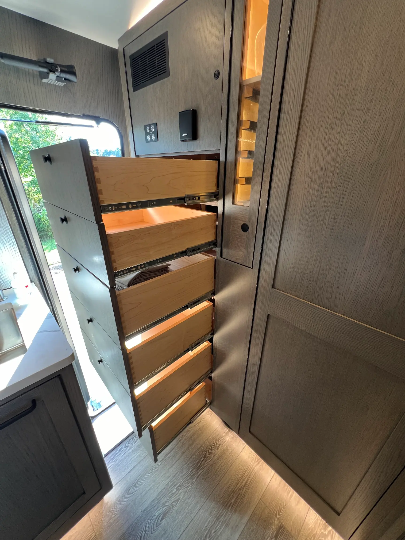 2021 EarthRoamer LTi-022