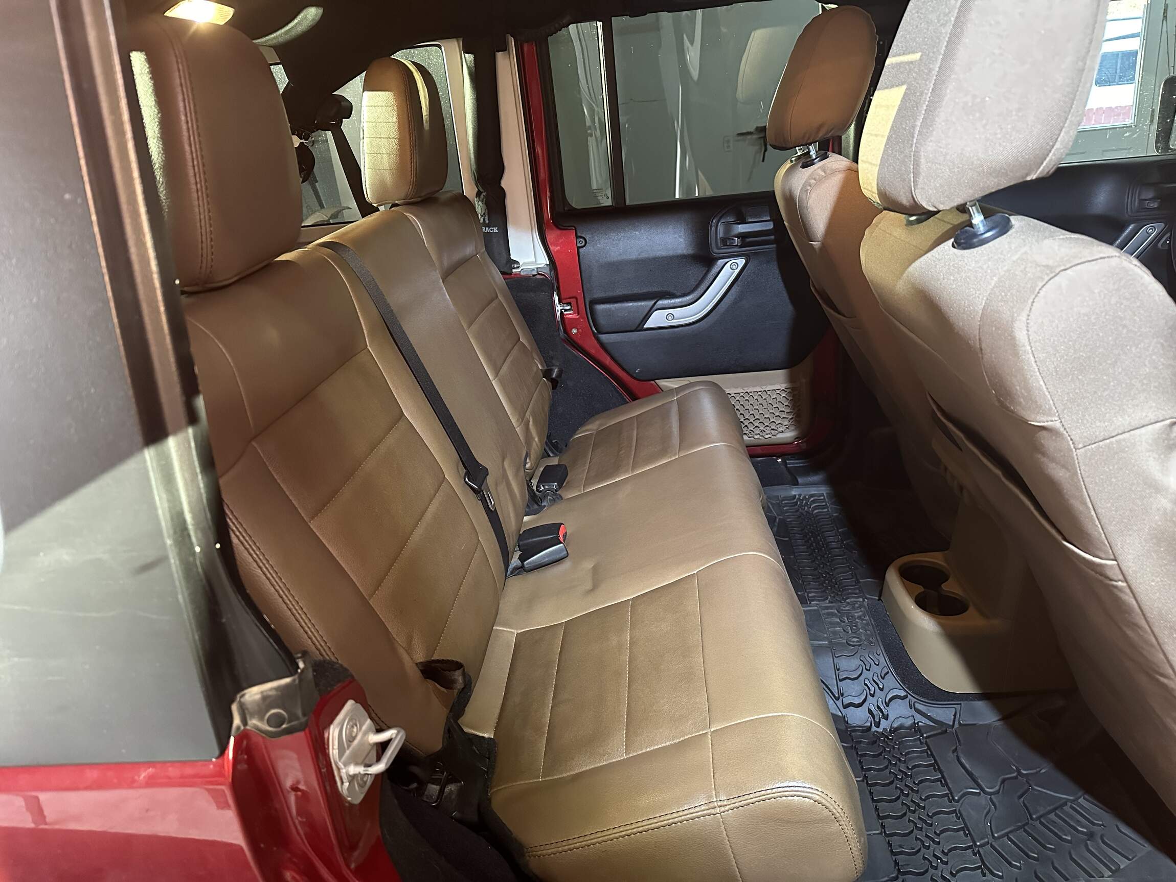 Sold: 2012 Jeep Wrangler Unlimited Rubicon 4×4