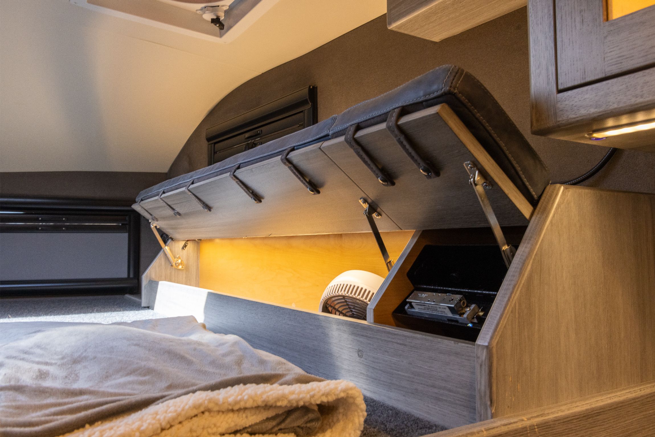 EarthRoamer XV-LTi 043