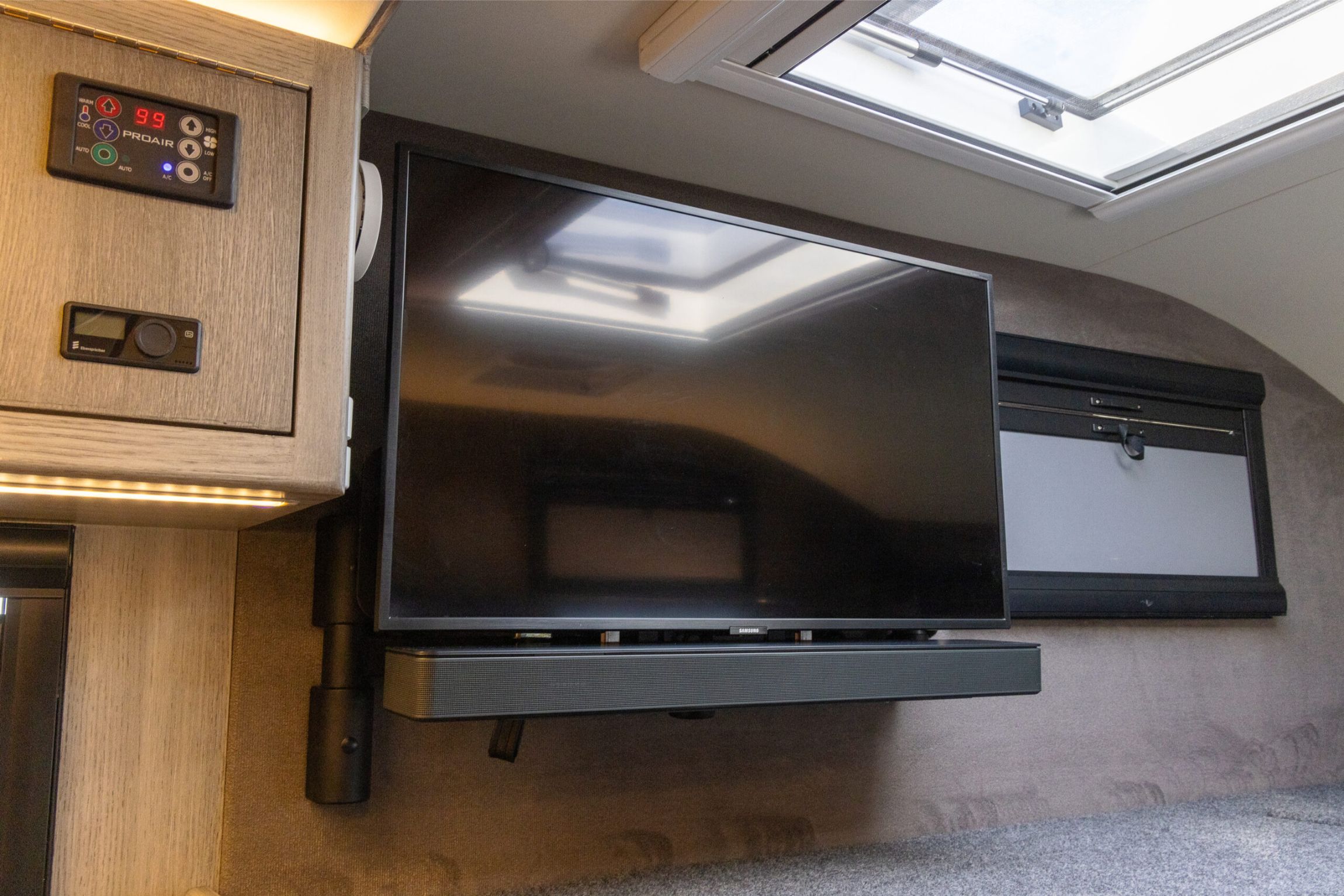 EarthRoamer XV-LTi 043