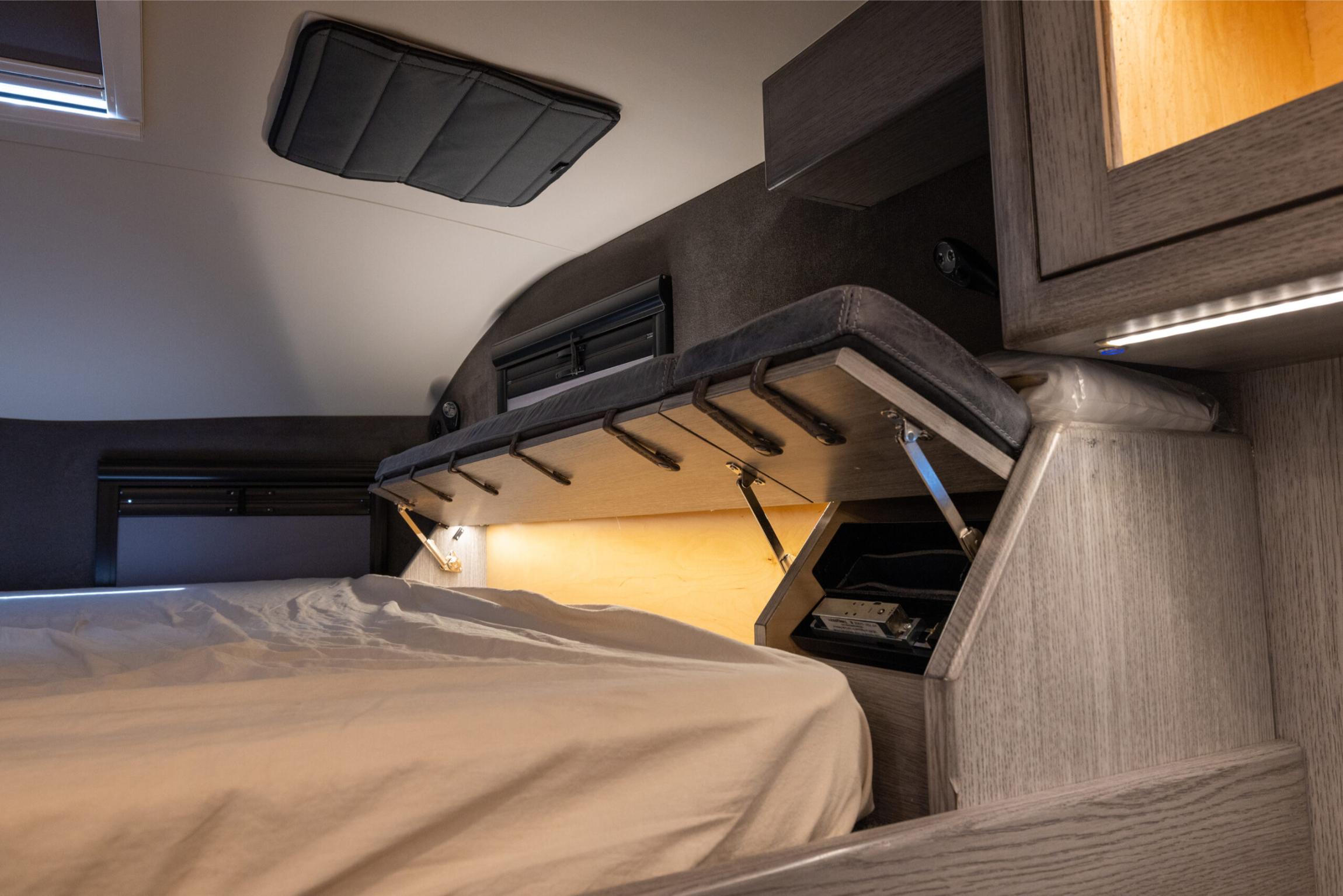 2021 EarthRoamer XV-LTi 030