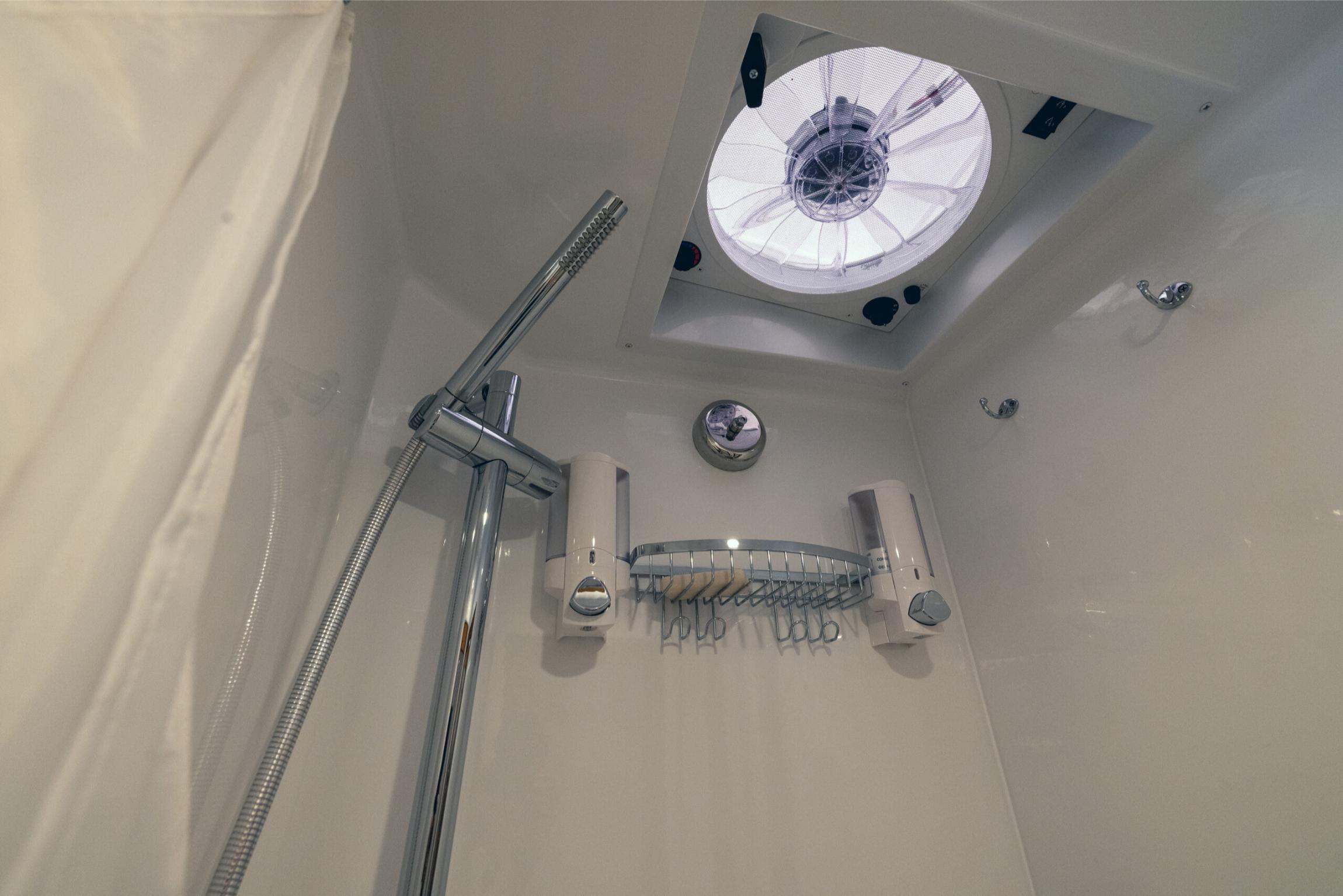 2021 EarthRoamer XV-LTi 030