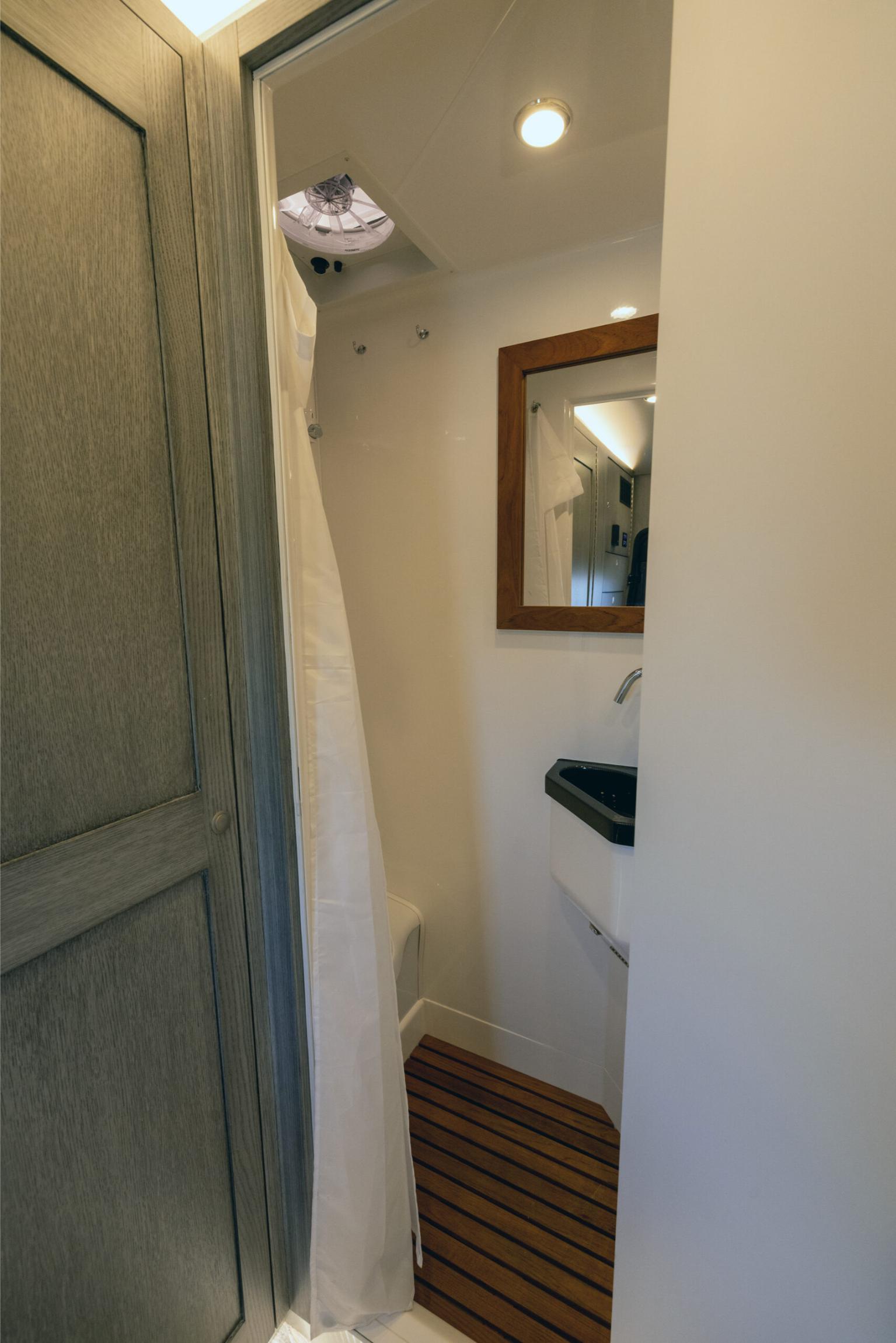 2021 EarthRoamer XV-LTi 030