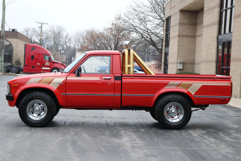 Sold: 1979 Toyota Hilux - 3
