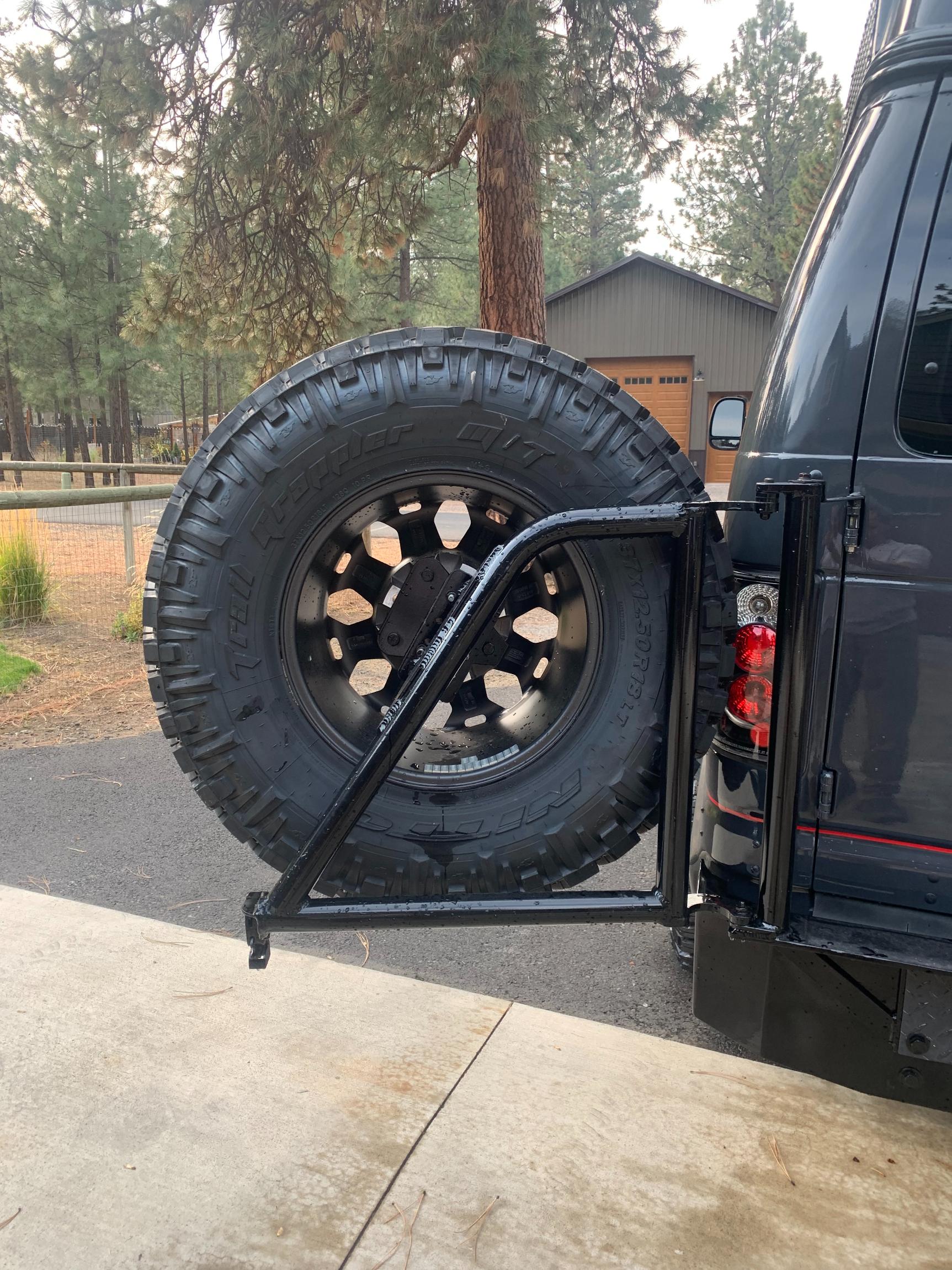 Sold: Custom 2009 Ford E-350 4×4 Camper Conversion