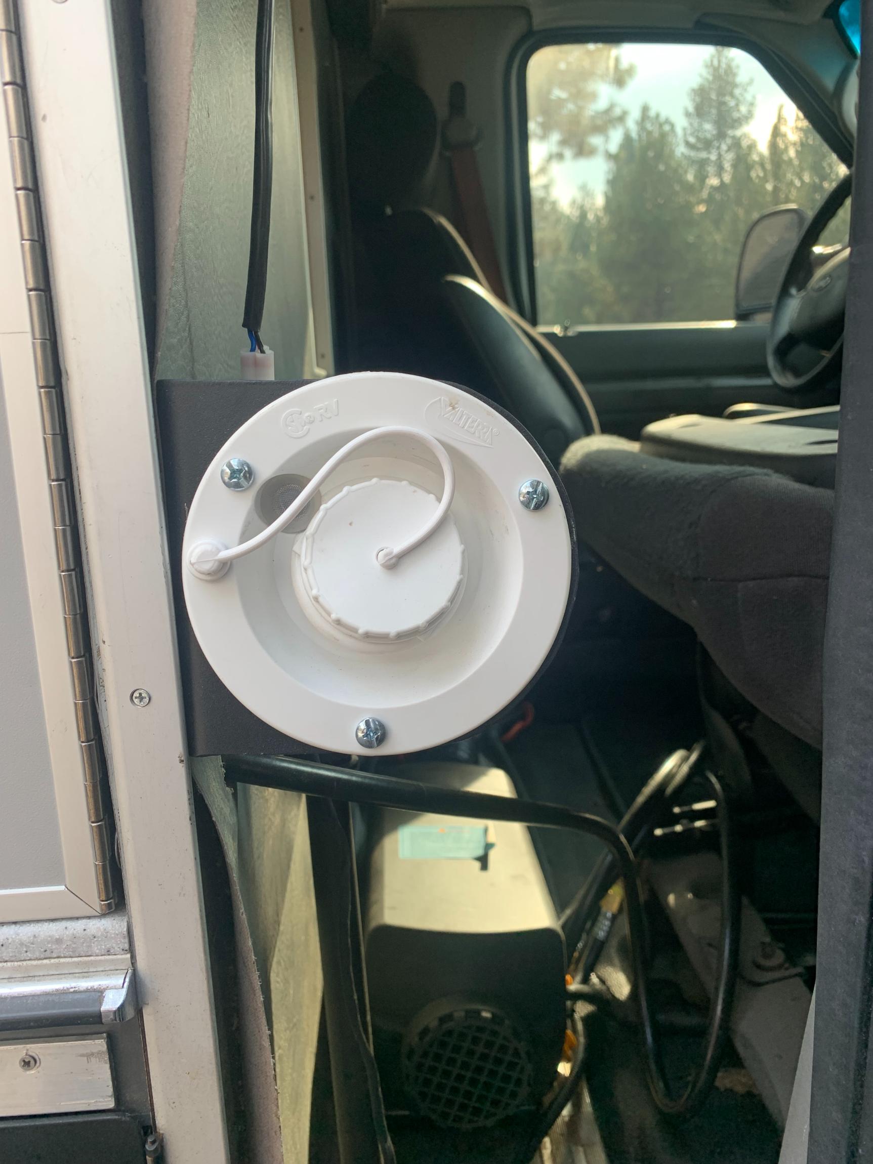 Sold: Custom 2009 Ford E-350 4×4 Camper Conversion