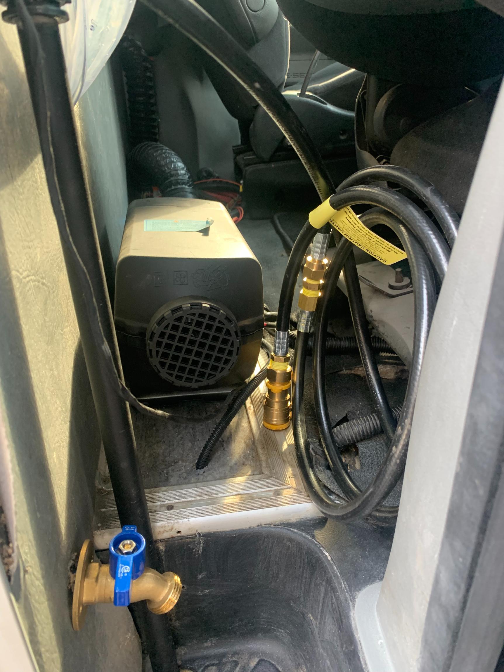 Sold: Custom 2009 Ford E-350 4×4 Camper Conversion