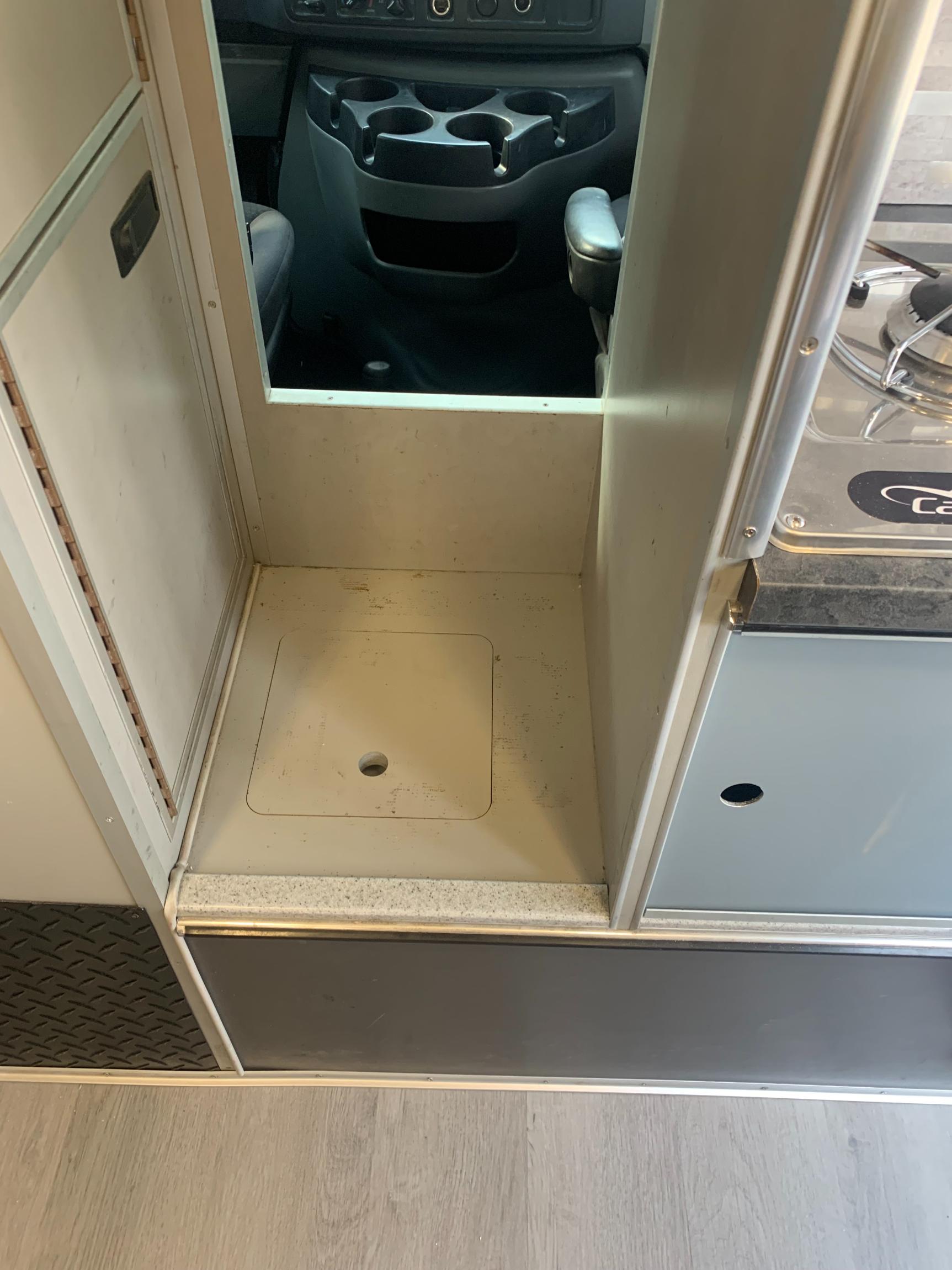 Sold: Custom 2009 Ford E-350 4×4 Camper Conversion