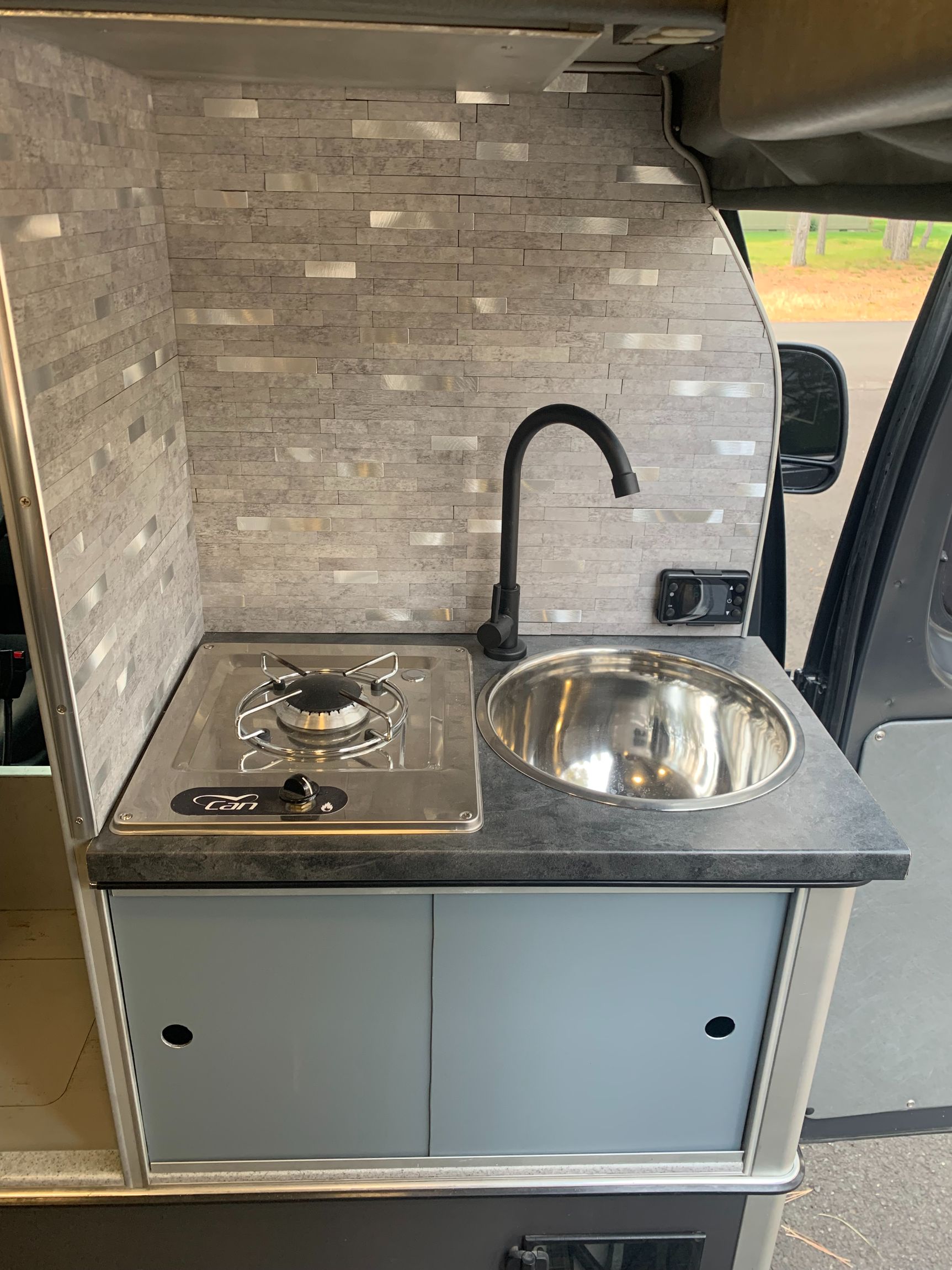 Sold: Custom 2009 Ford E-350 4×4 Camper Conversion