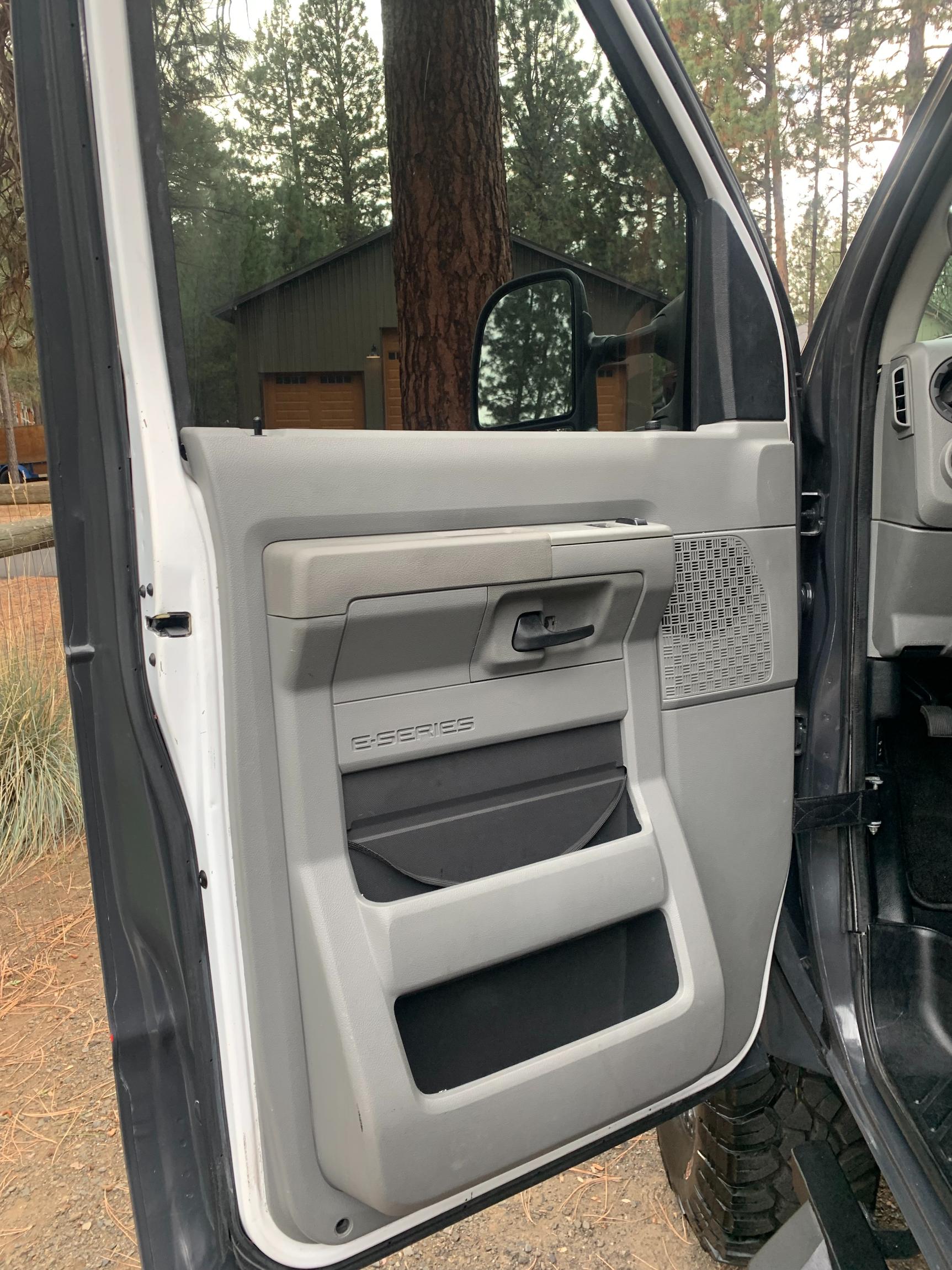 Sold: Custom 2009 Ford E-350 4×4 Camper Conversion