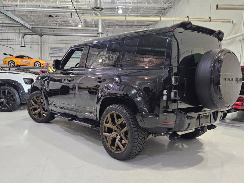 2025 Land Rover Defender 110 Urban Widetrack Edition - 3