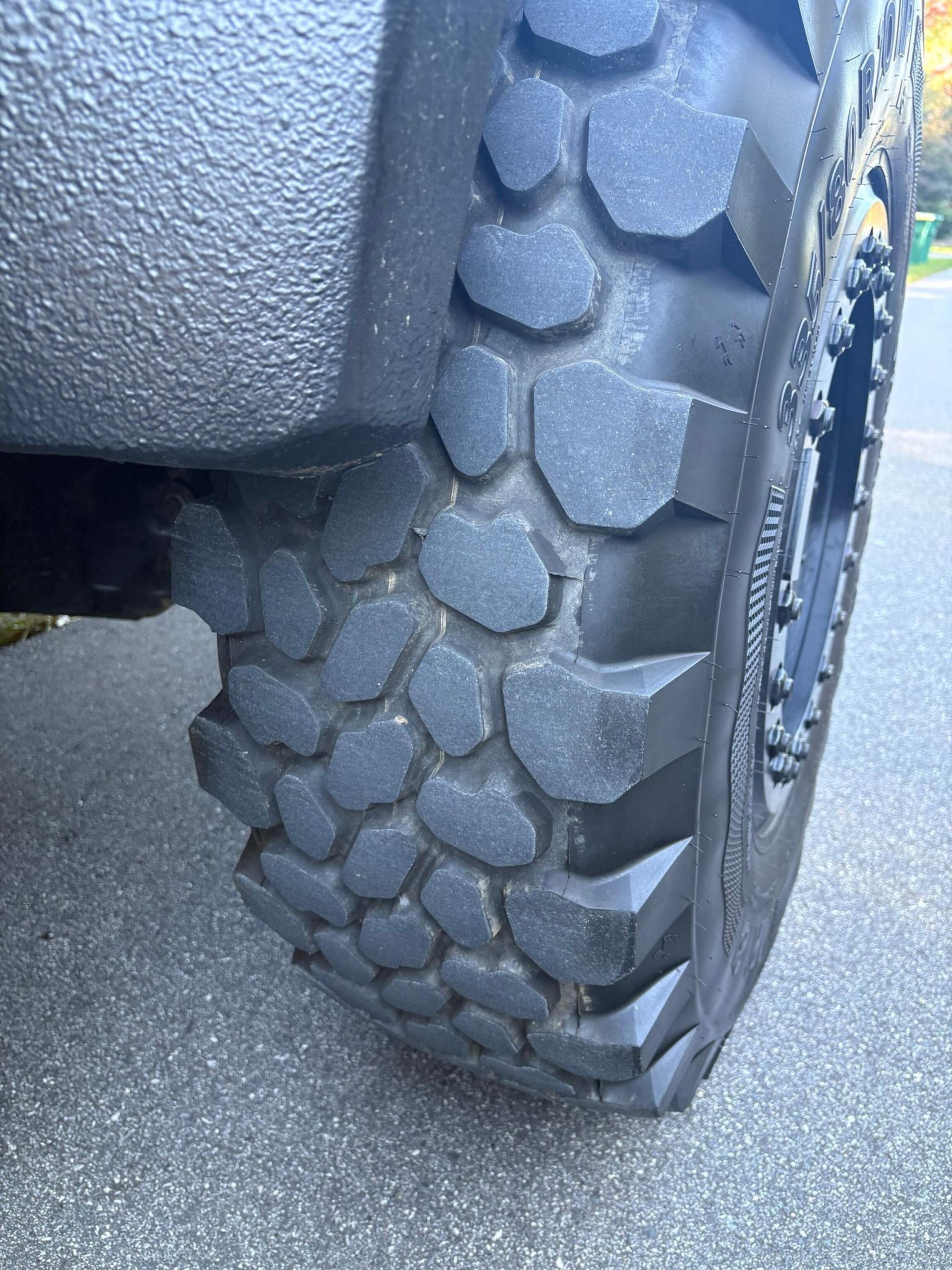 Sold: 2013 Ford F-550 Super Duty 4×4 Camper