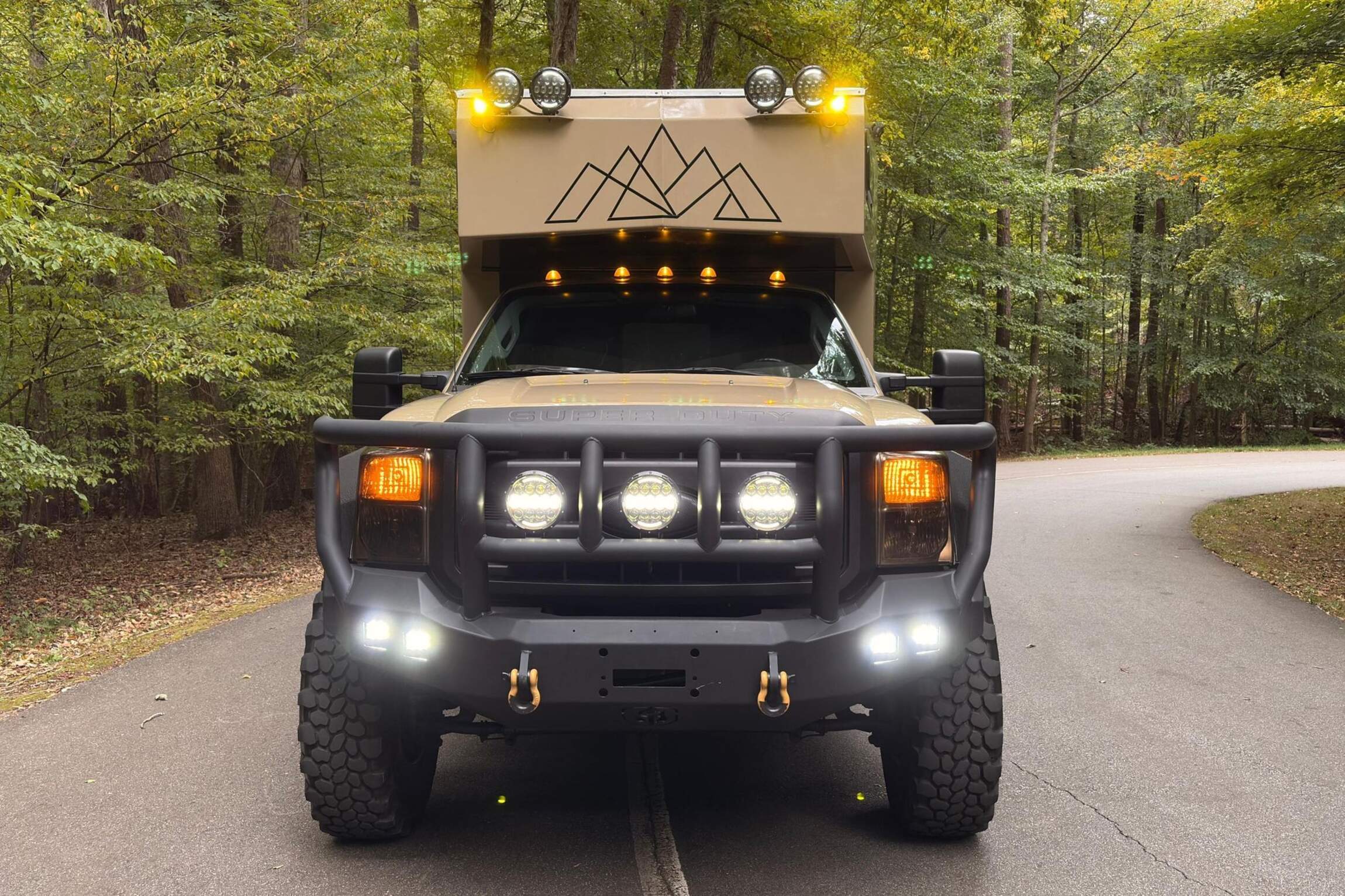 Sold: 2013 Ford F-550 Super Duty 4×4 Camper - 3