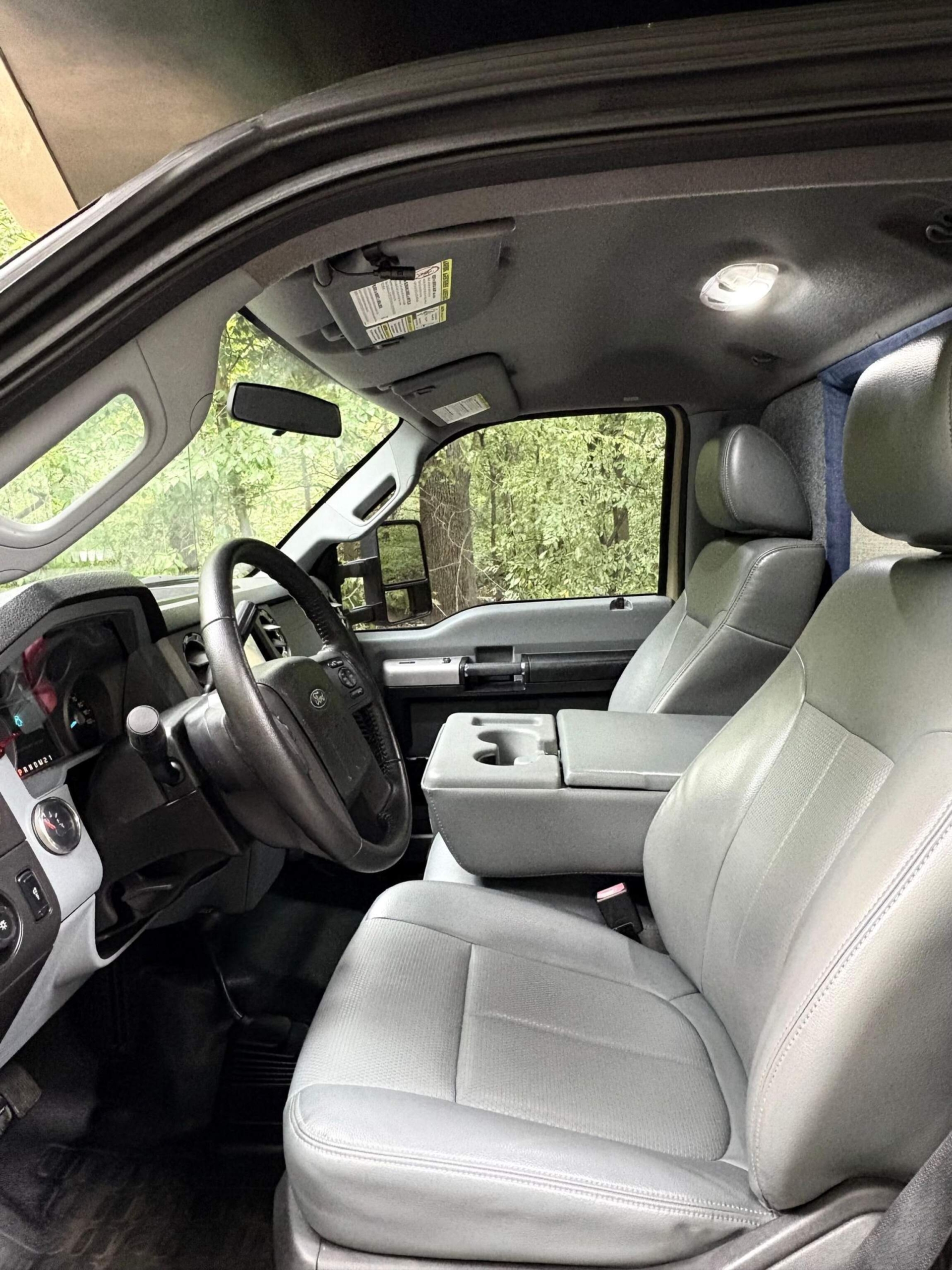 Sold: 2013 Ford F-550 Super Duty 4×4 Camper