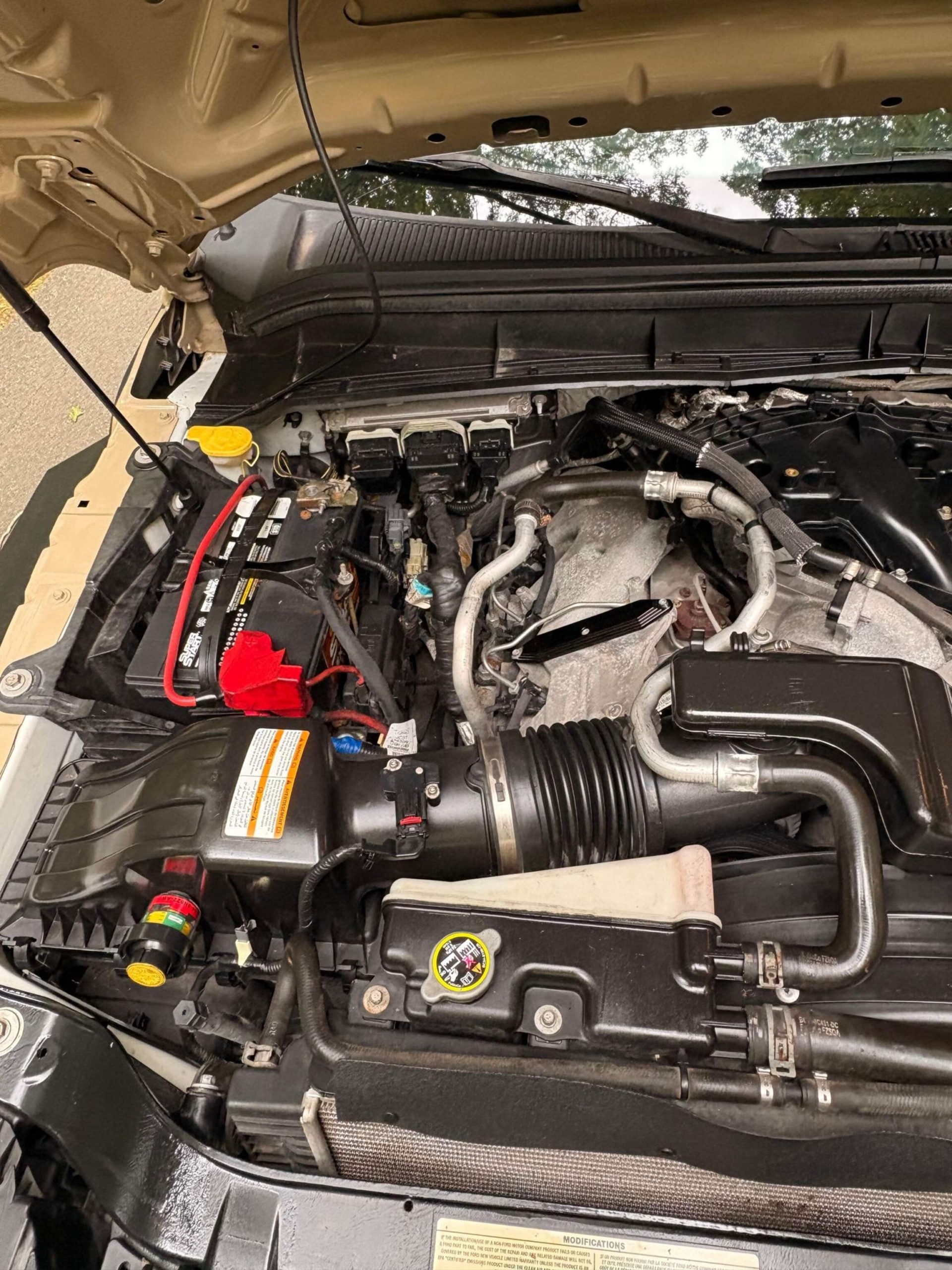 Sold: 2013 Ford F-550 Super Duty 4×4 Camper