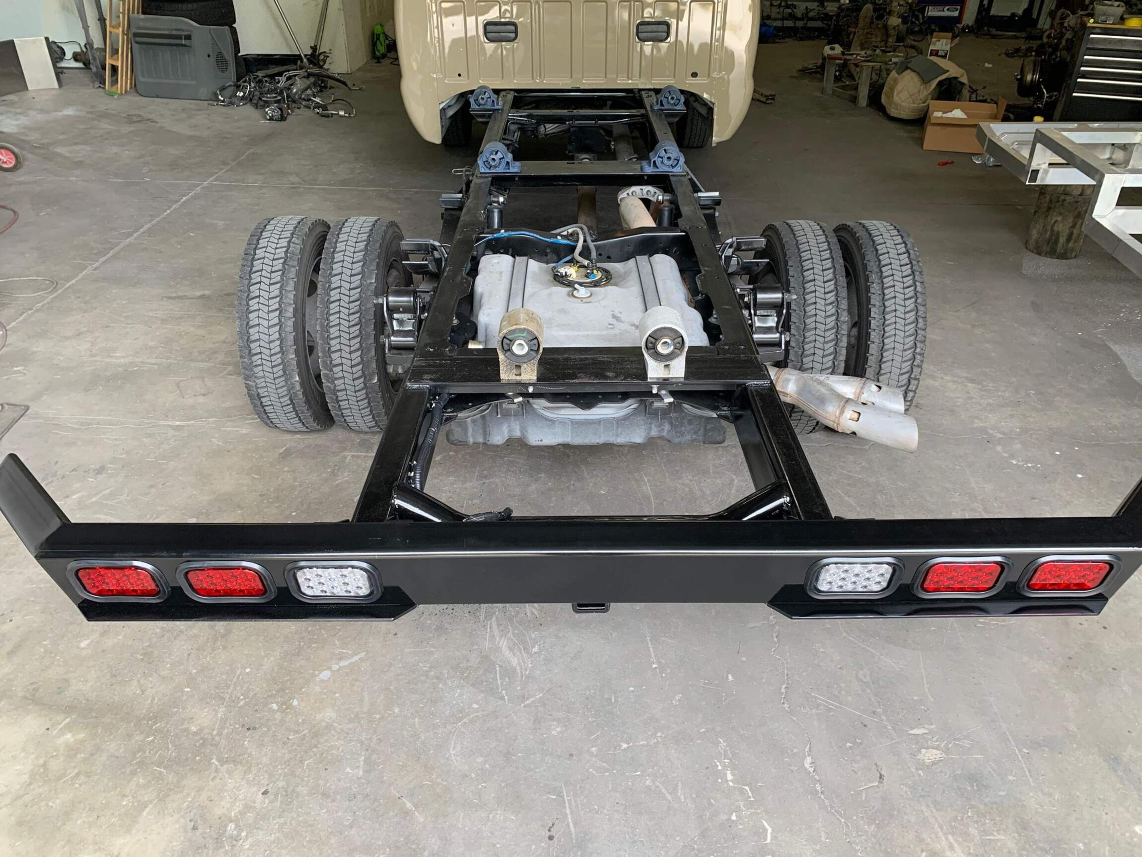 Sold: 2013 Ford F-550 Super Duty 4×4 Camper