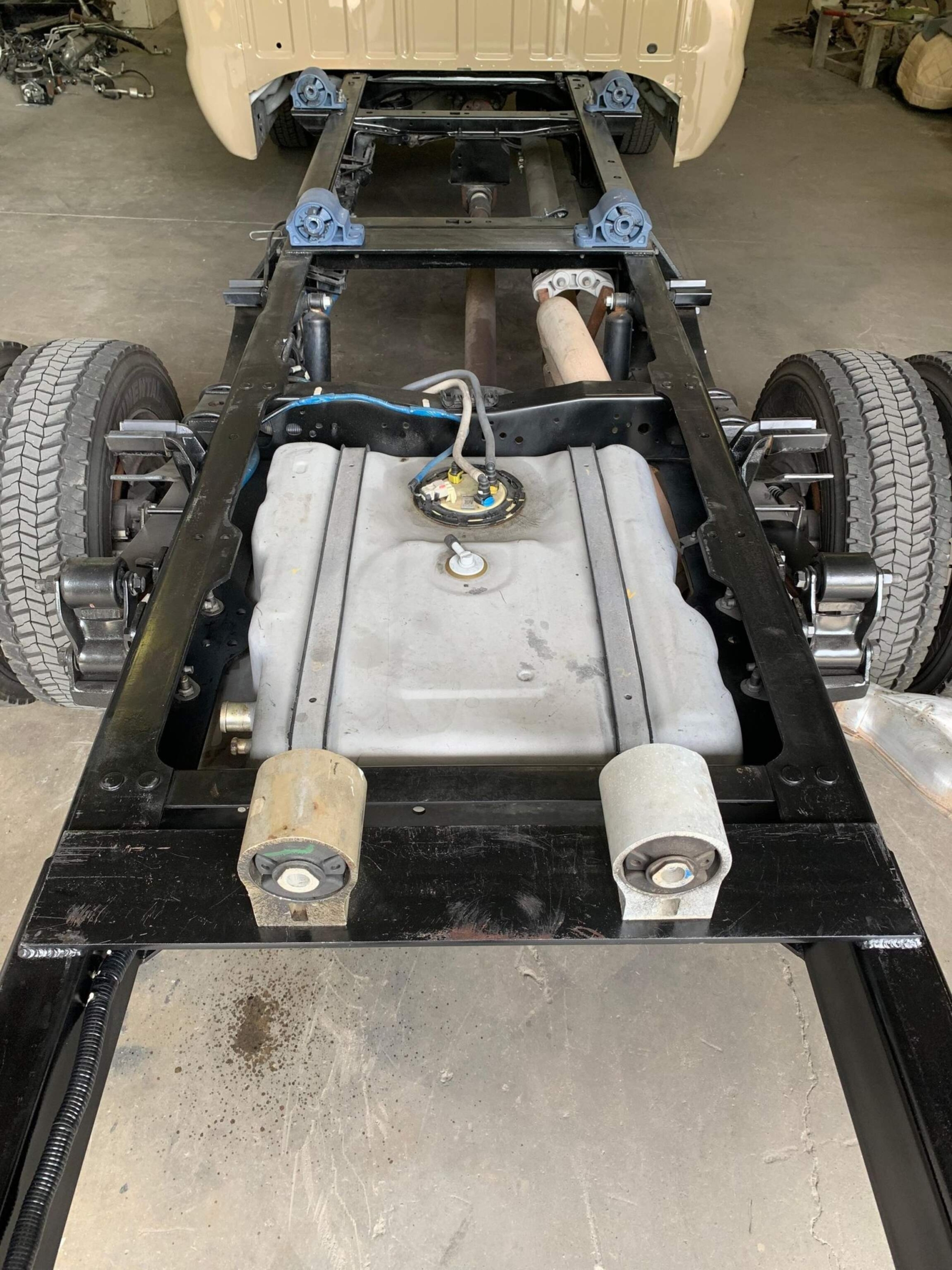 Sold: 2013 Ford F-550 Super Duty 4×4 Camper