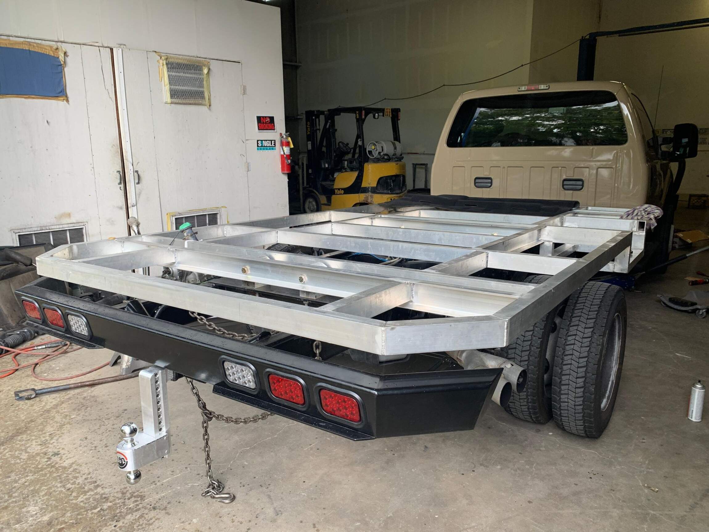 Sold: 2013 Ford F-550 Super Duty 4×4 Camper