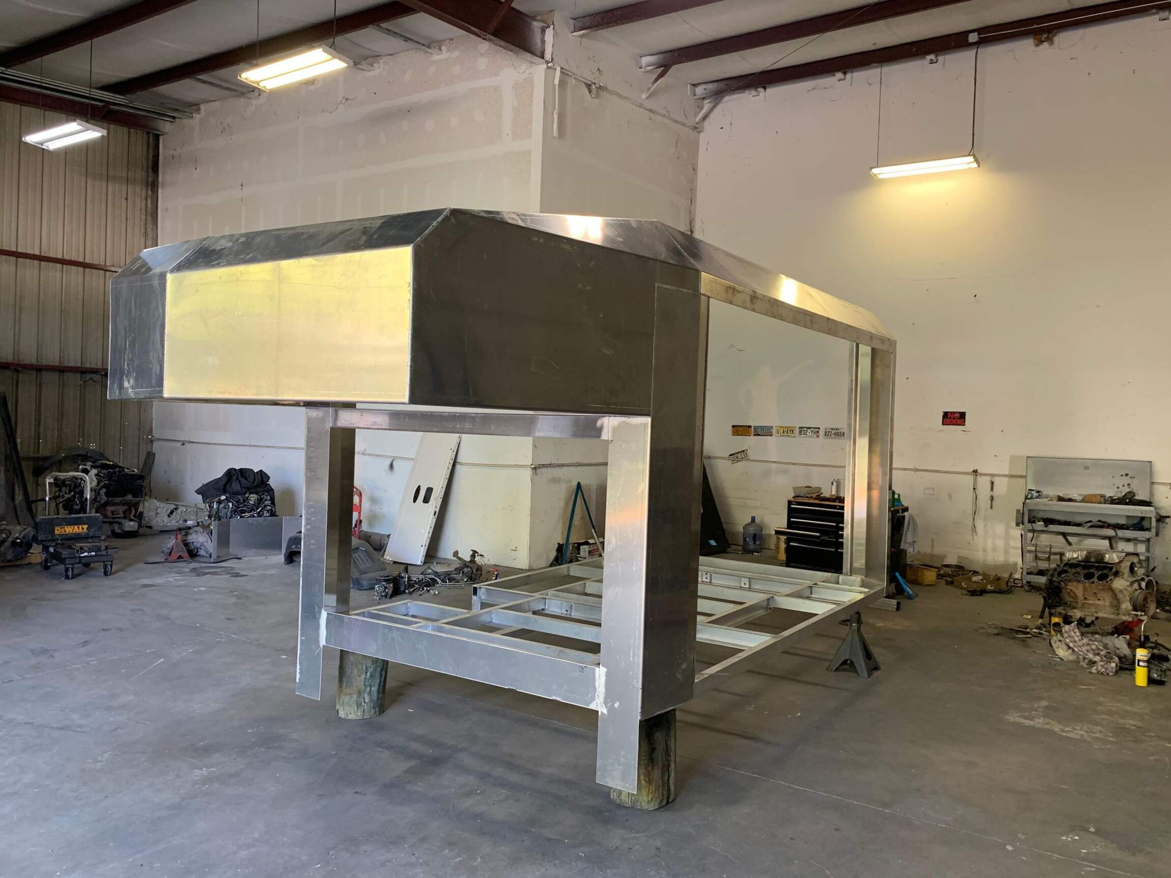 Sold: 2013 Ford F-550 Super Duty 4×4 Camper