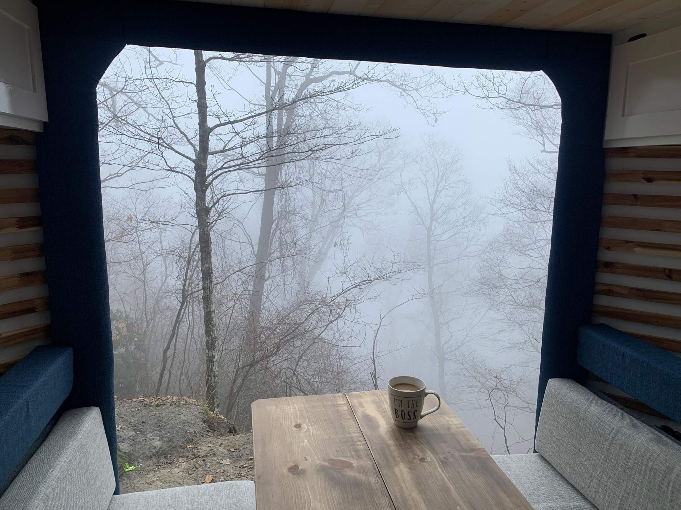 Sold: 2013 Ford F-550 Super Duty 4×4 Camper