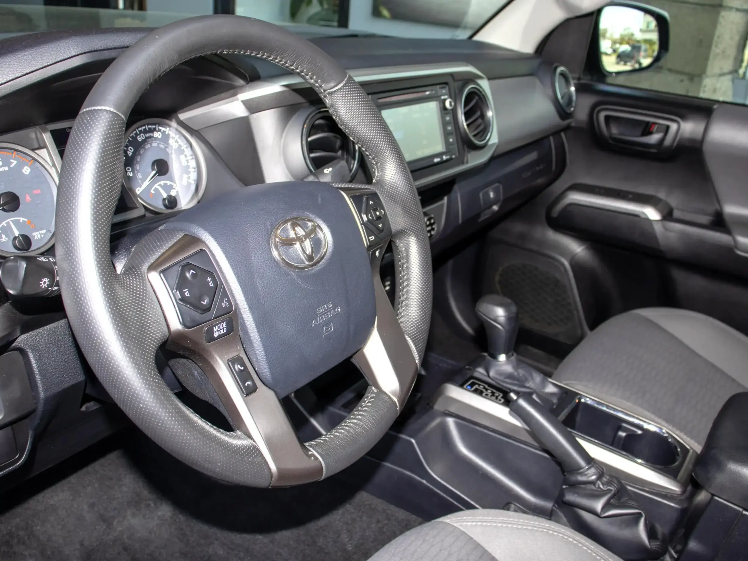 Renoca Windansea 2017 Toyota Tacoma SR5