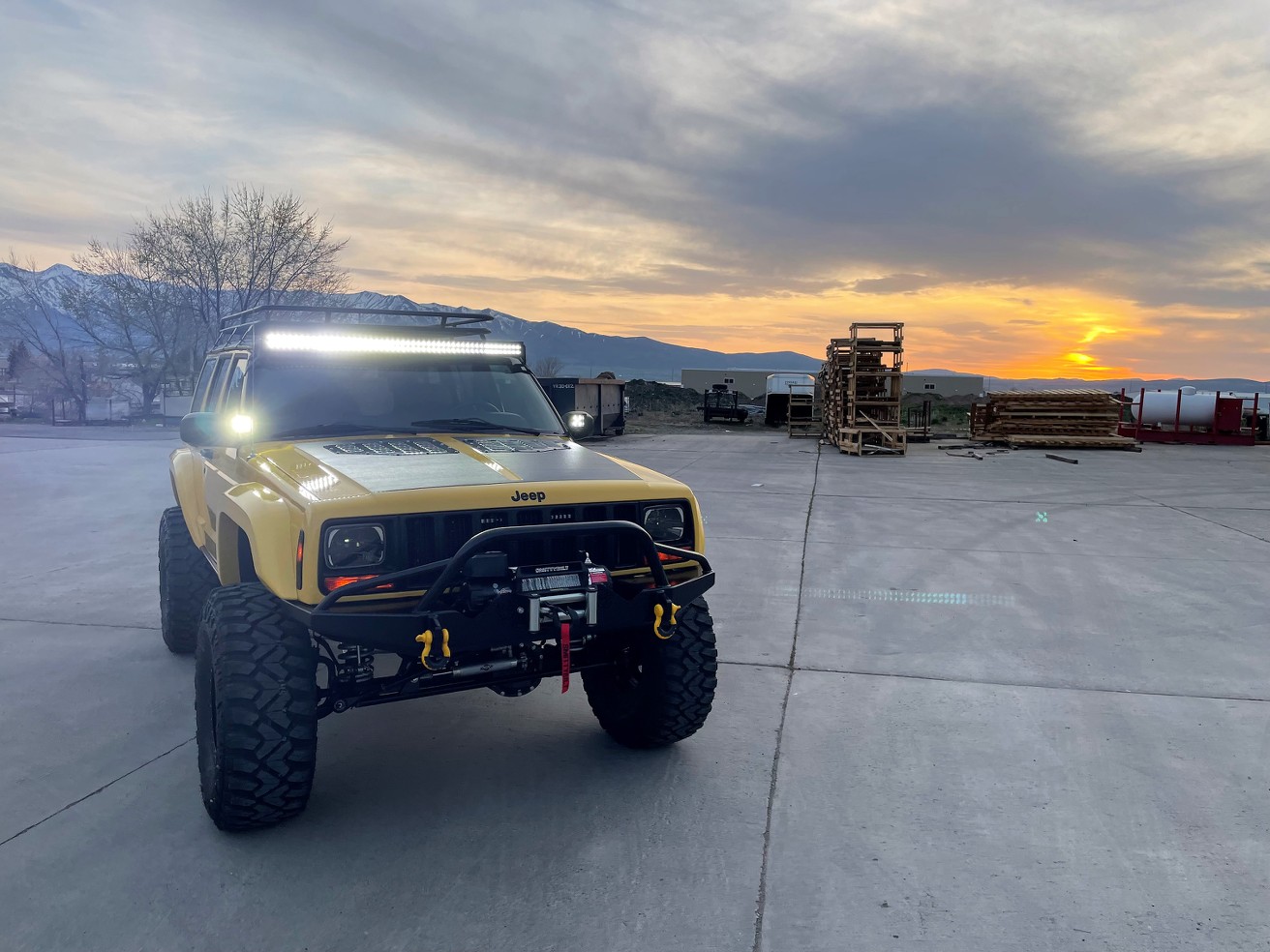 Sold: Heavily-Modified Solar Yellow 2000 Jeep Cherokee XJ