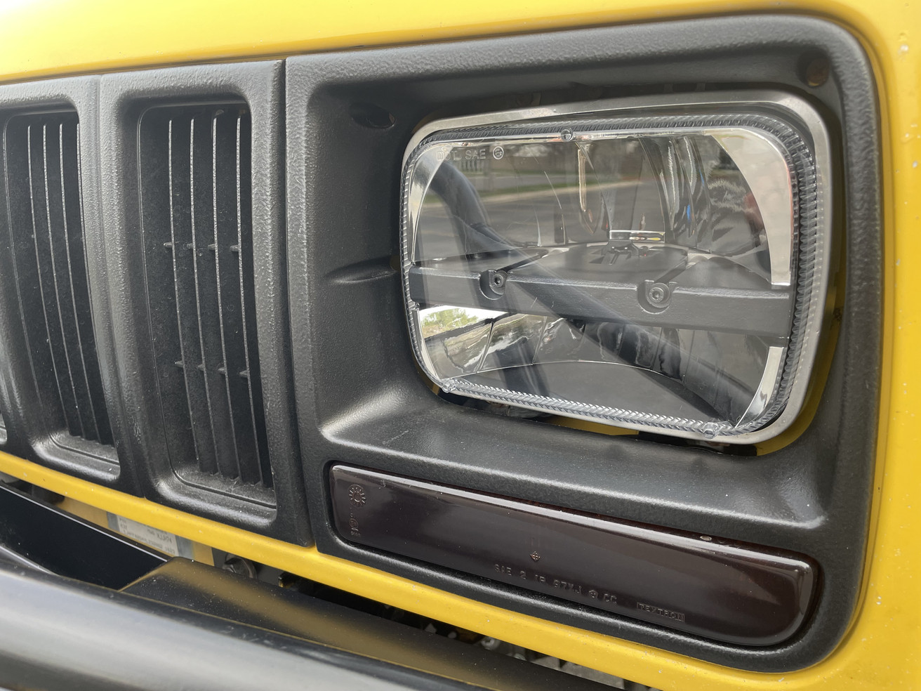 Sold: Heavily-Modified Solar Yellow 2000 Jeep Cherokee XJ - 2