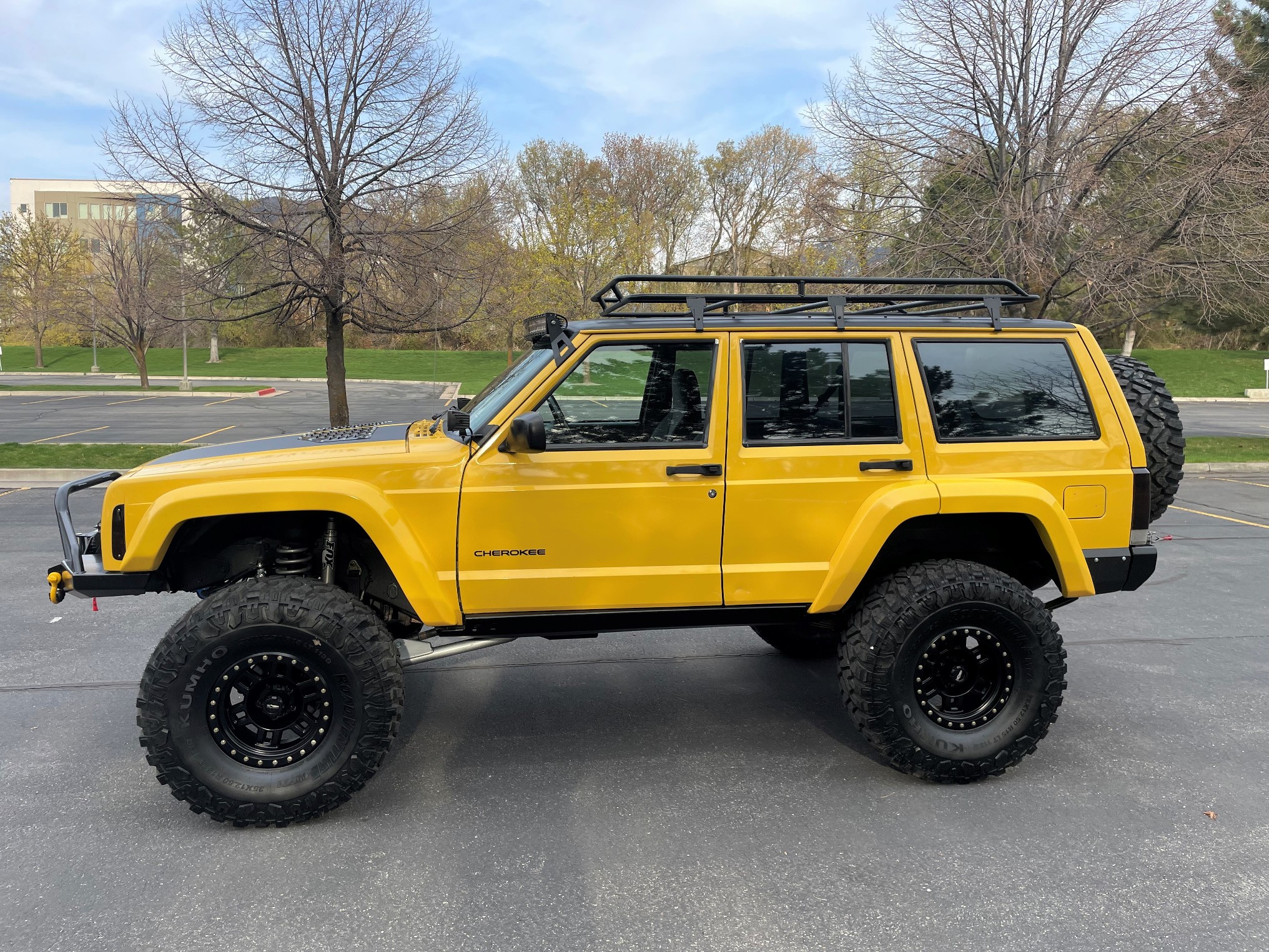 Sold: Heavily-Modified Solar Yellow 2000 Jeep Cherokee XJ
