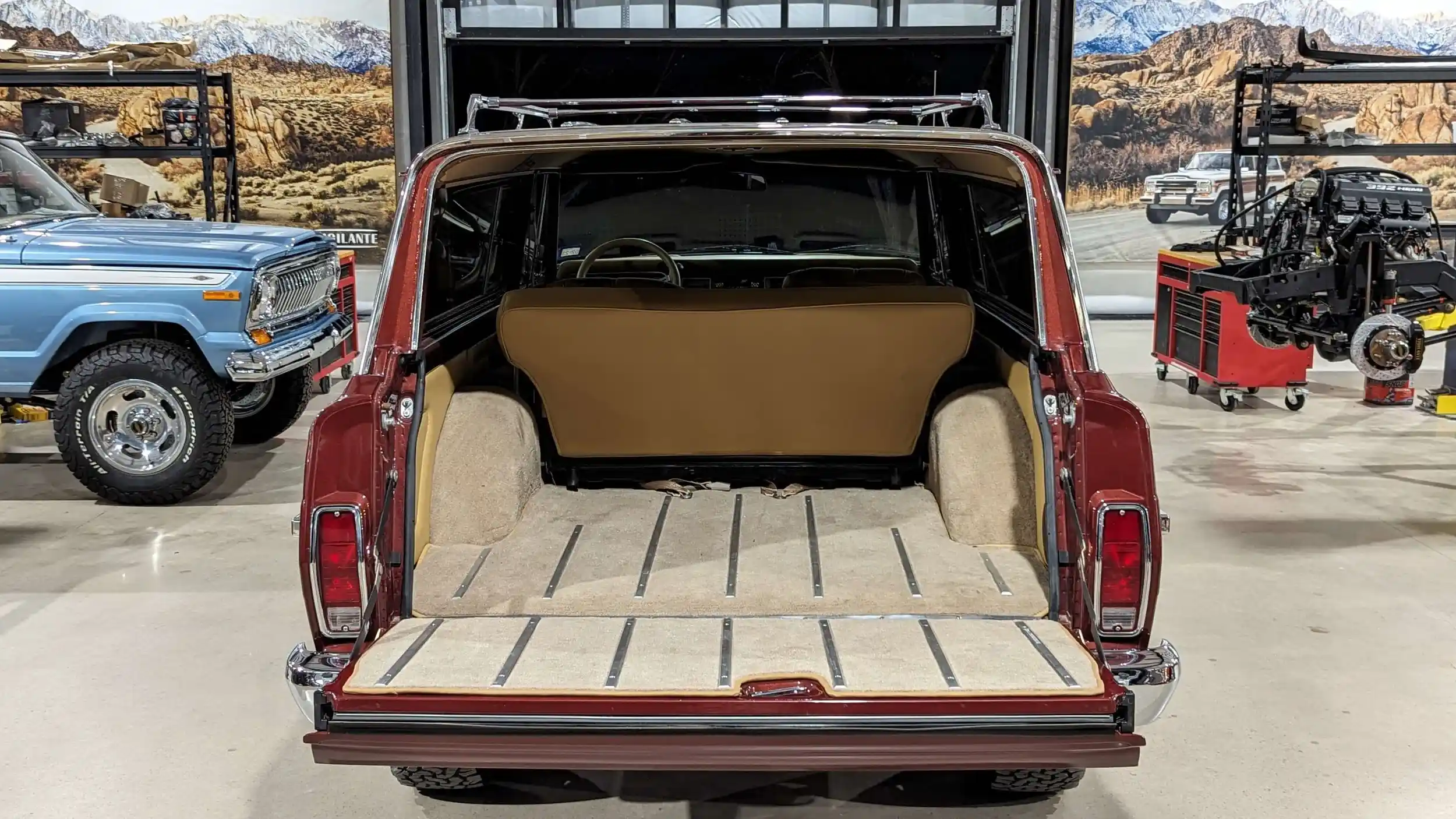1979 Jeep Cherokee Golden Hawk - 2