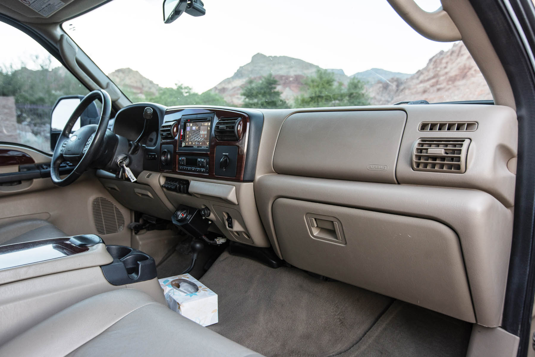 Sold: 2007 Ford F-550 Lariat