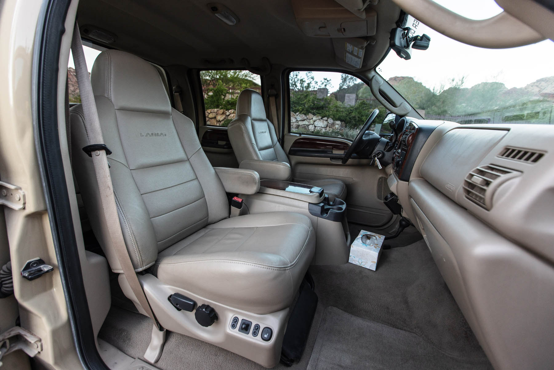 Sold: 2007 Ford F-550 Lariat