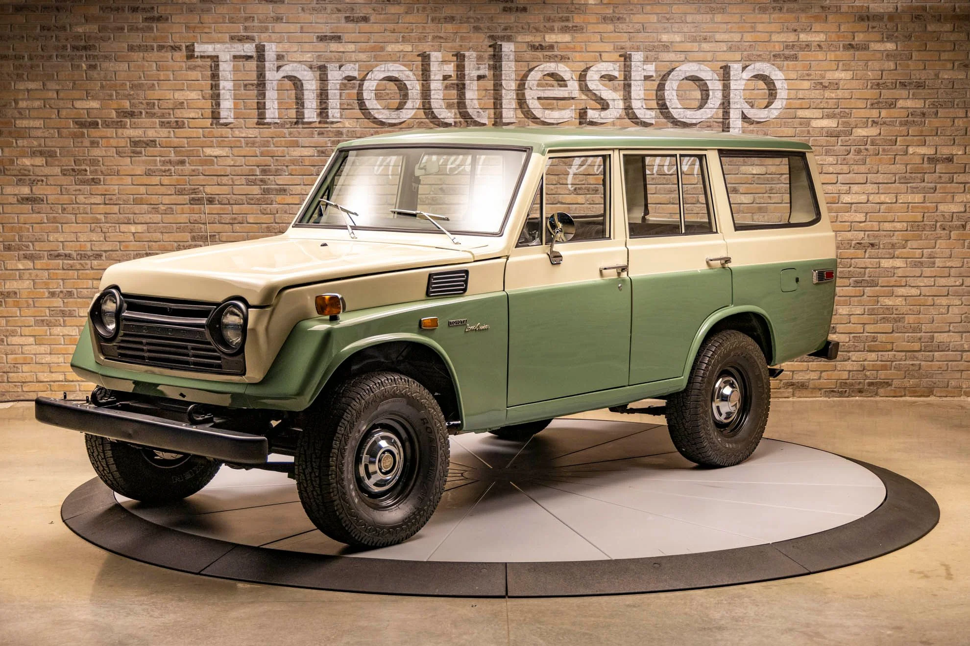  Toyota Land Cruiser
