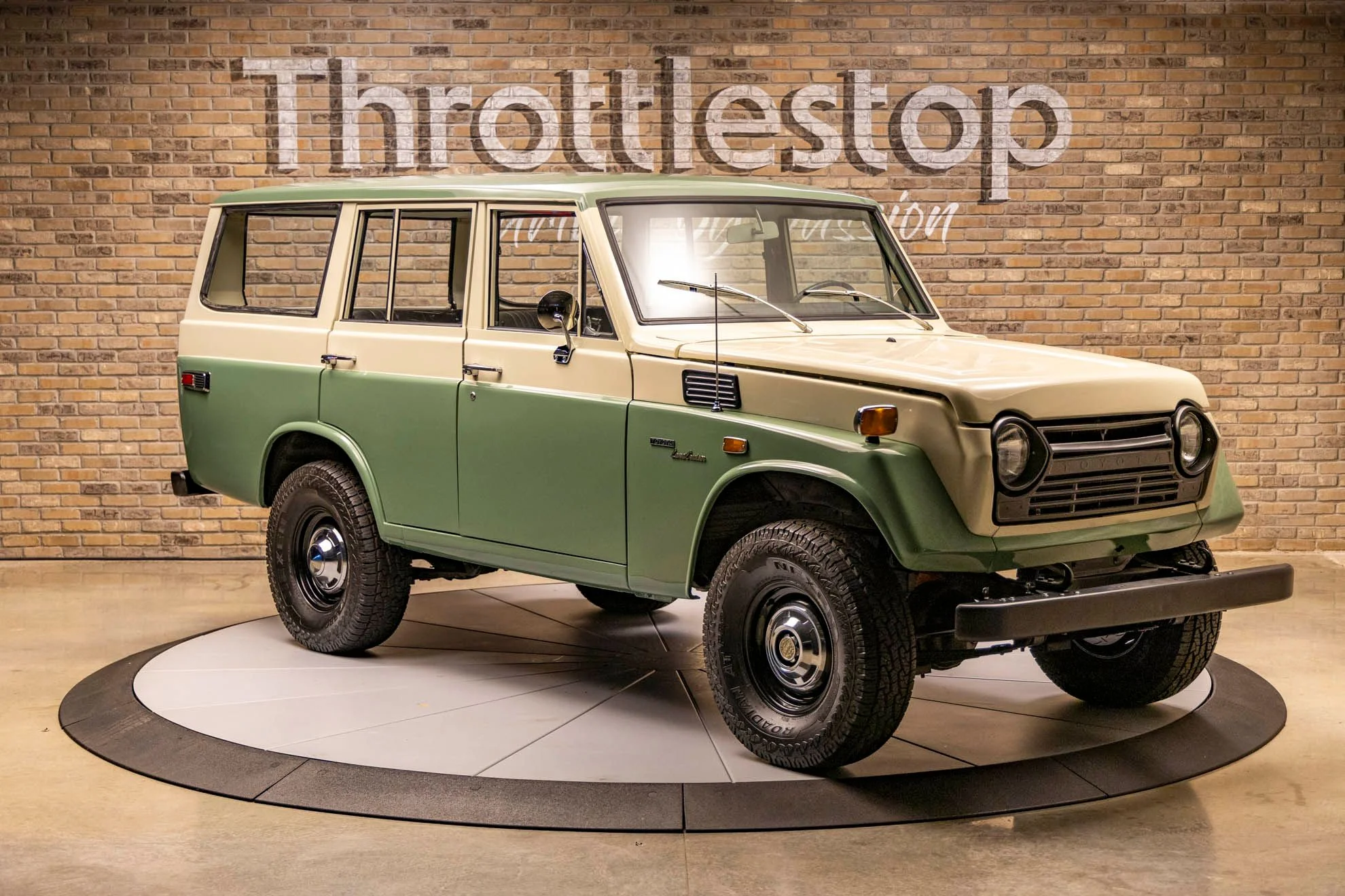 1972 Toyota Land Cruiser FJ55