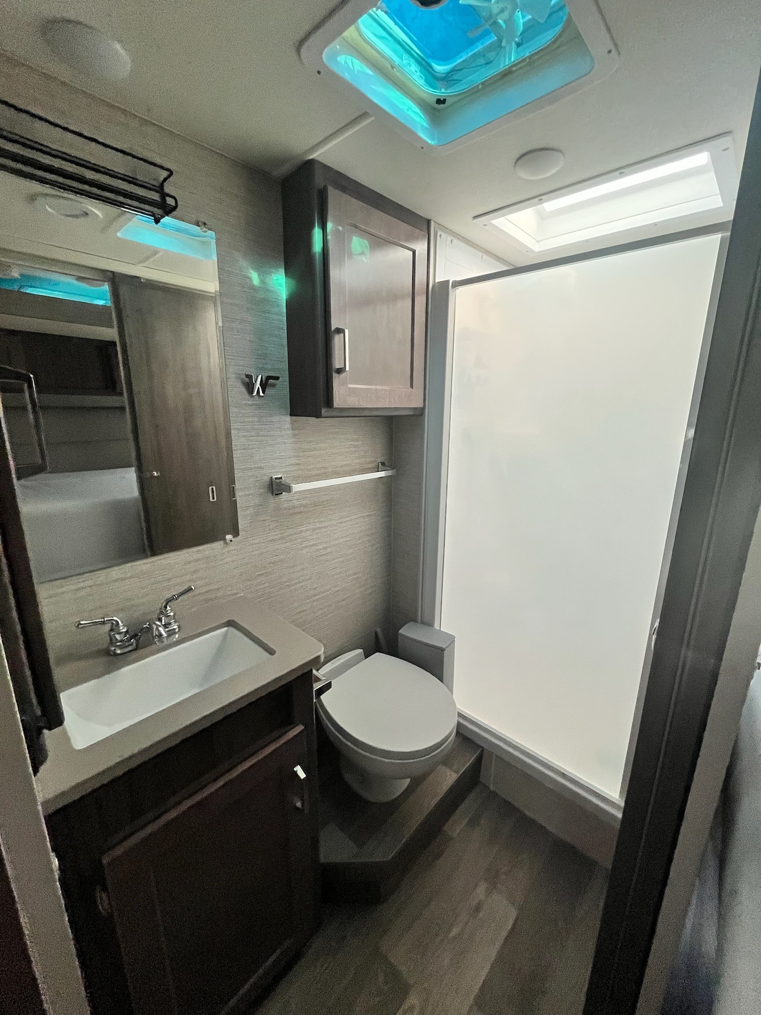 Upfitted 2022 Winnebago Minnie Winnie 26T 4×4