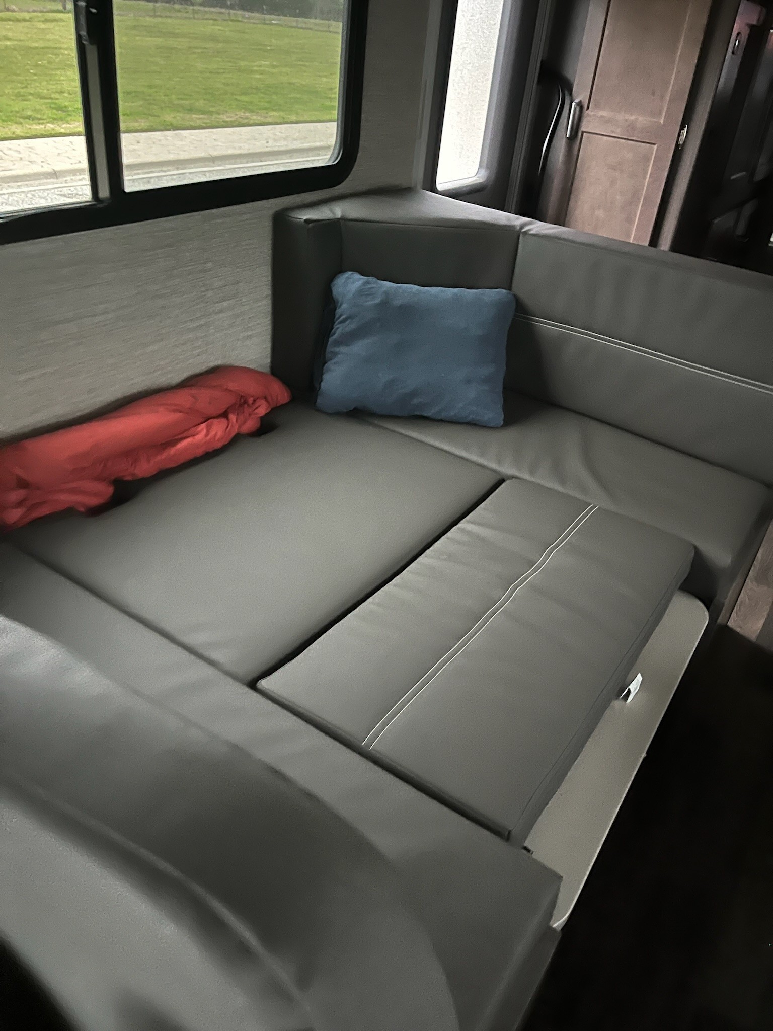Upfitted 2022 Winnebago Minnie Winnie 26T 4×4