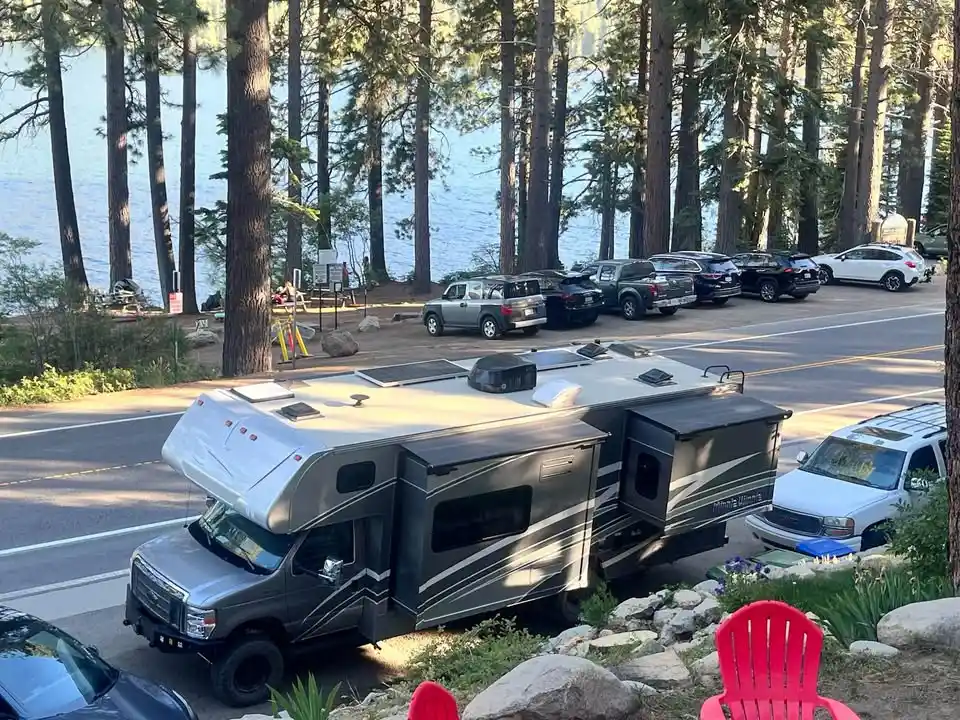 Upfitted 2022 Winnebago Minnie Winnie 26T 4×4