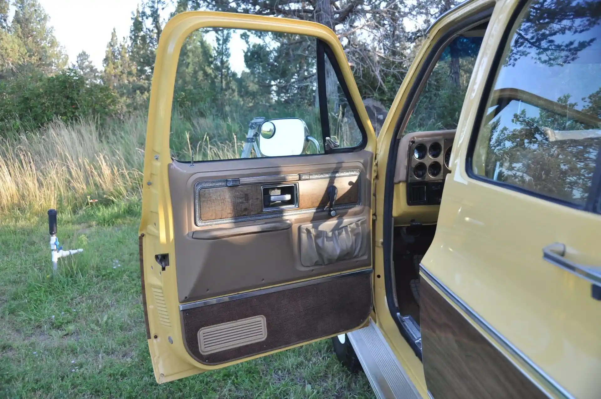1977 Chevrolet Suburban K20 Silverado