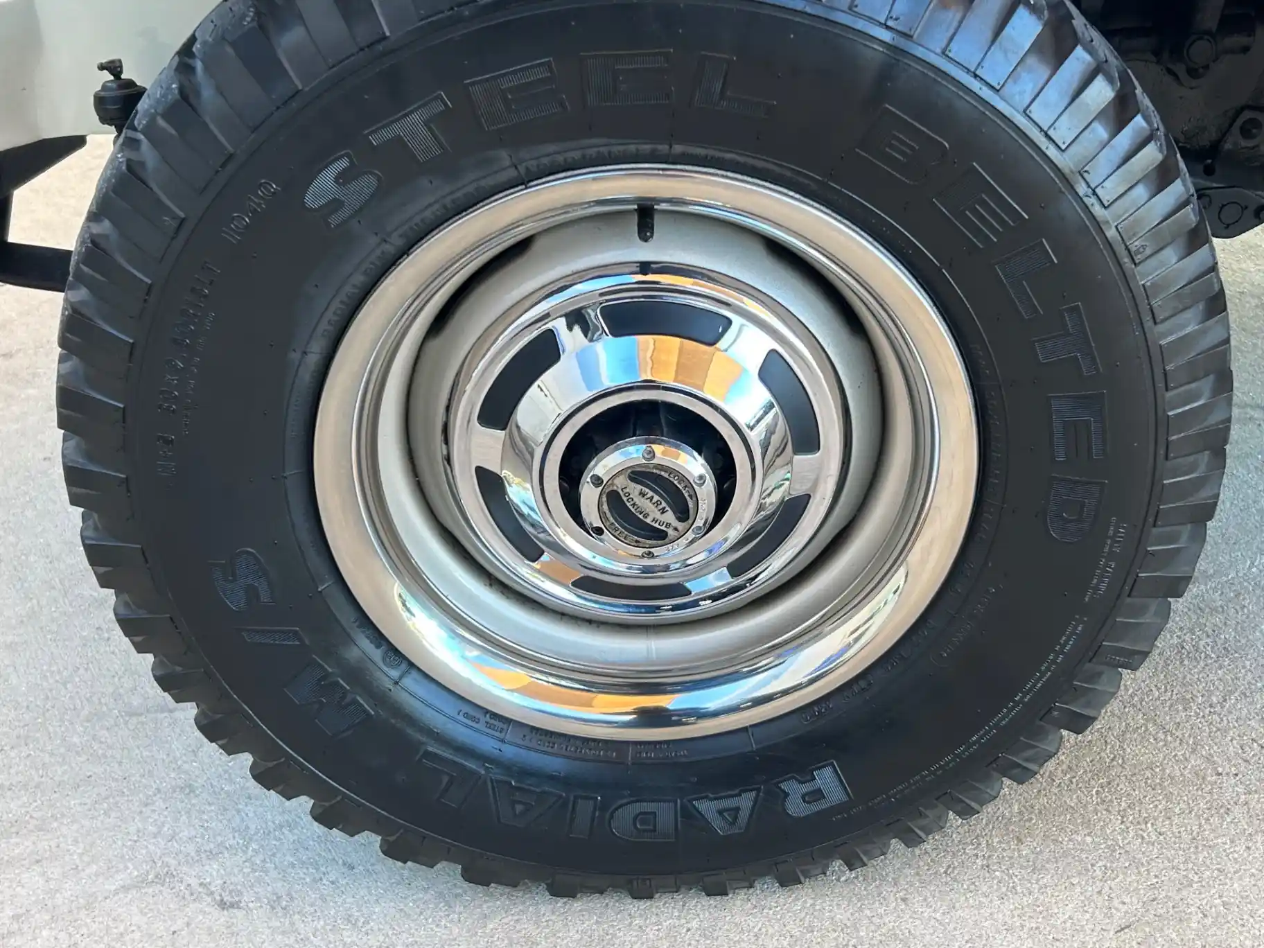 Restored 1970 Toyota Land Cruiser FJ40 - 5