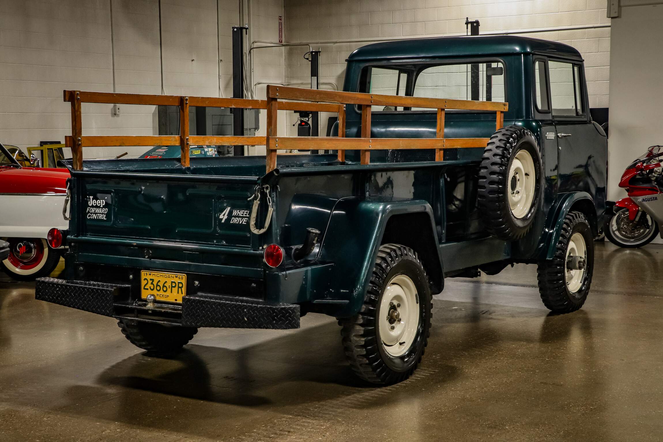 Sold: 1960 Jeep FC-170 4×4