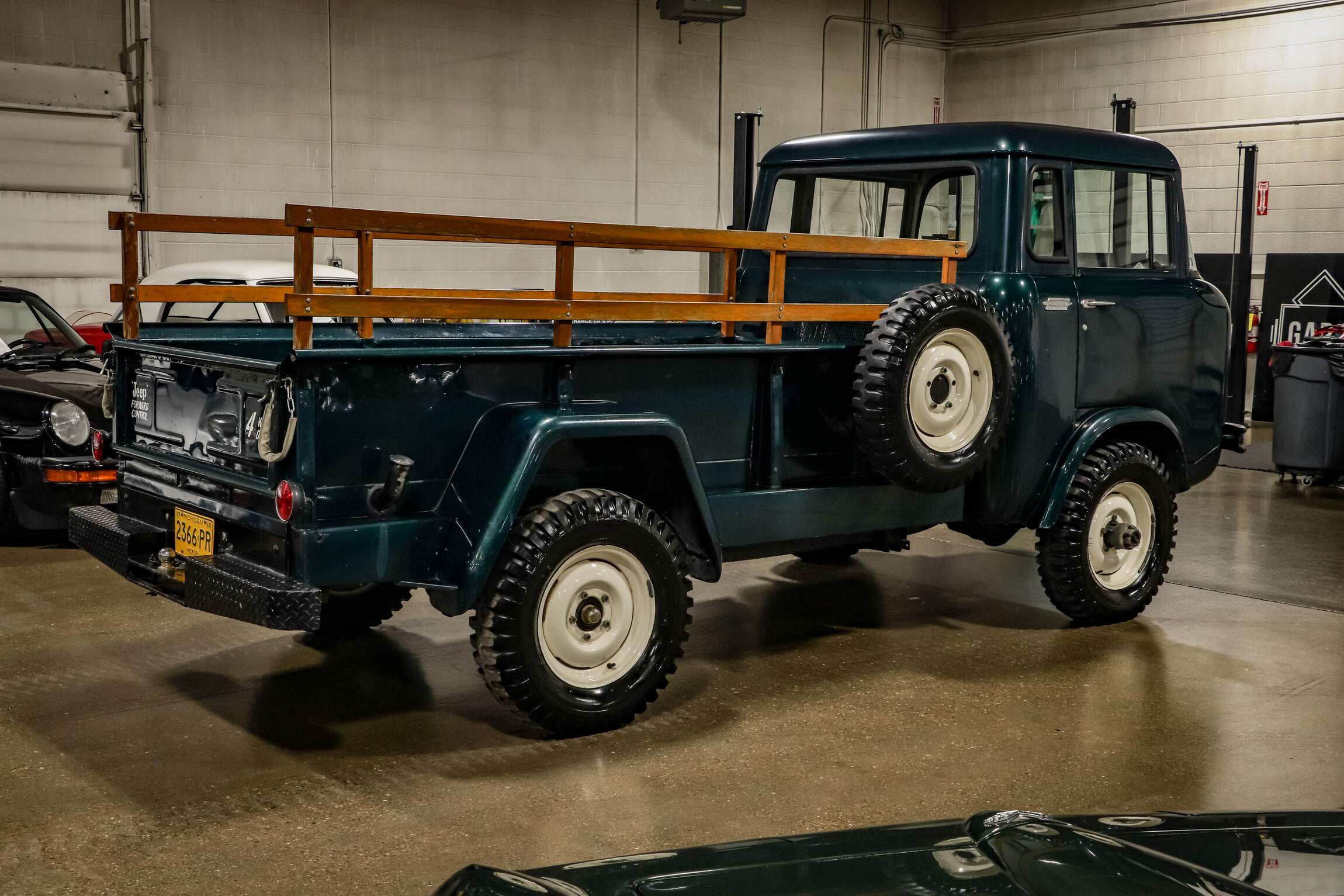 Sold: 1960 Jeep FC-170 4×4