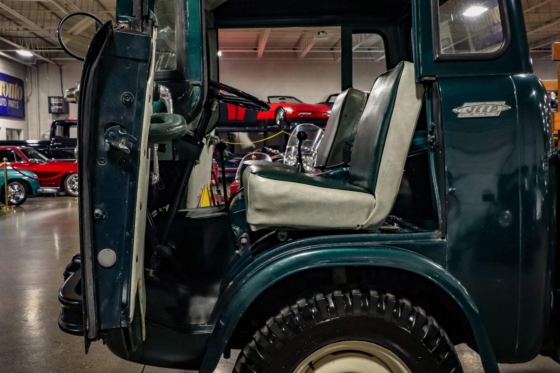 Sold: 1960 Jeep FC-170 4×4