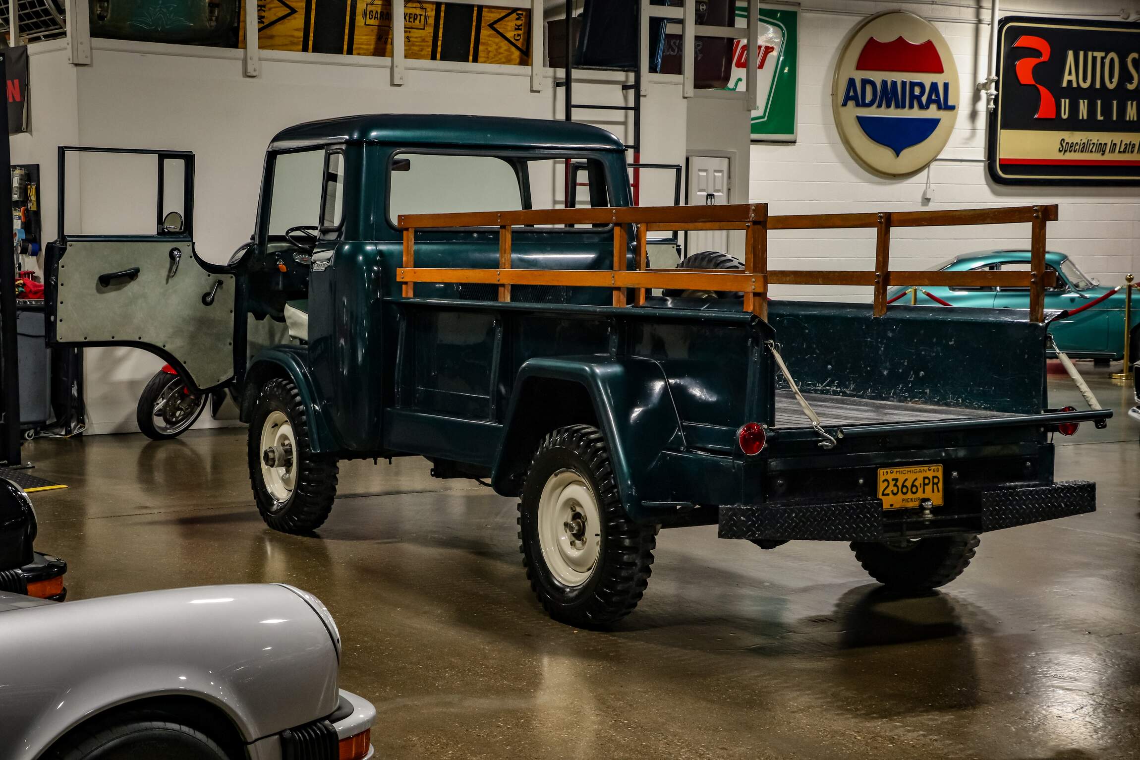 Sold: 1960 Jeep FC-170 4×4