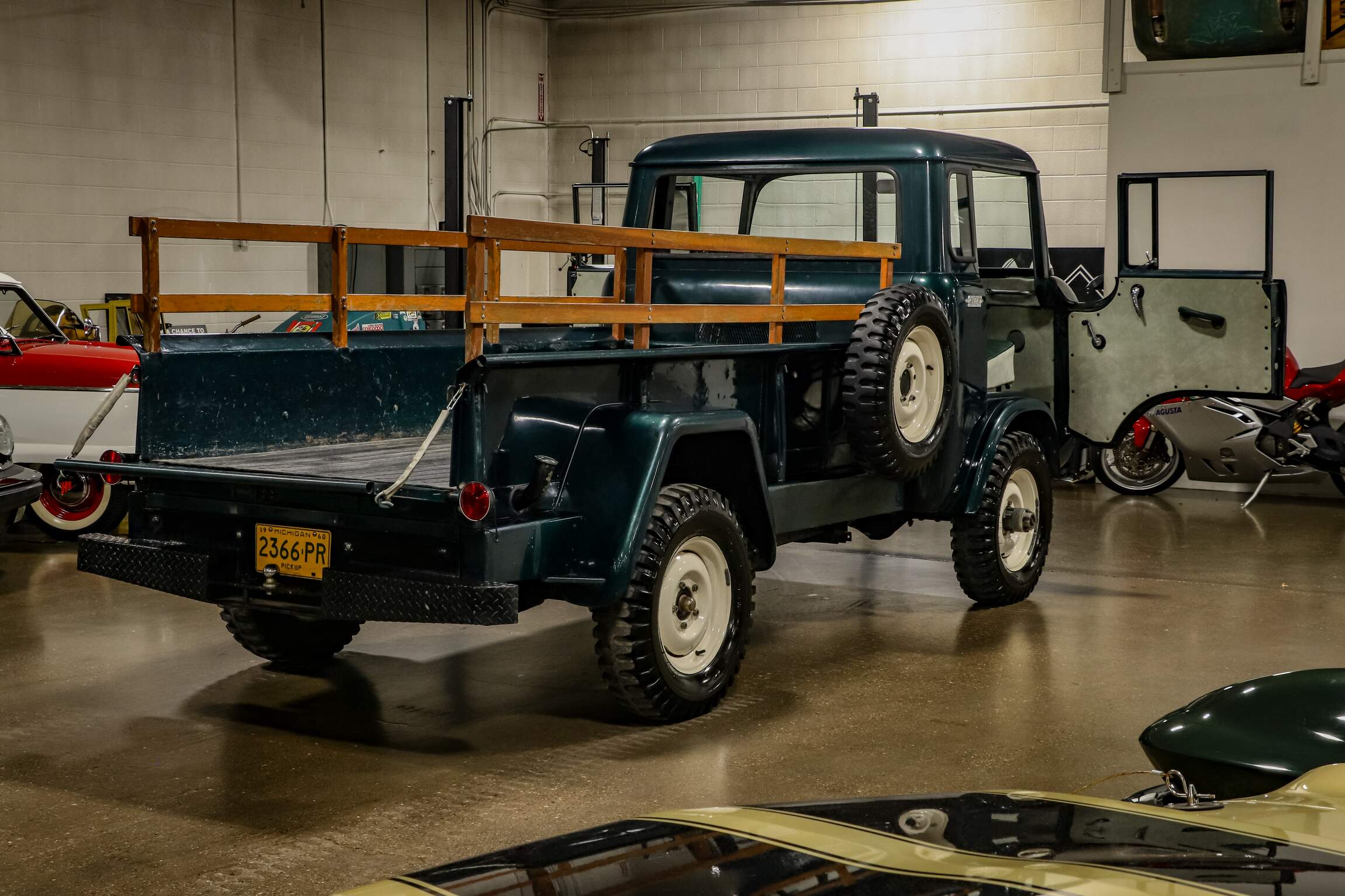 Sold: 1960 Jeep FC-170 4×4