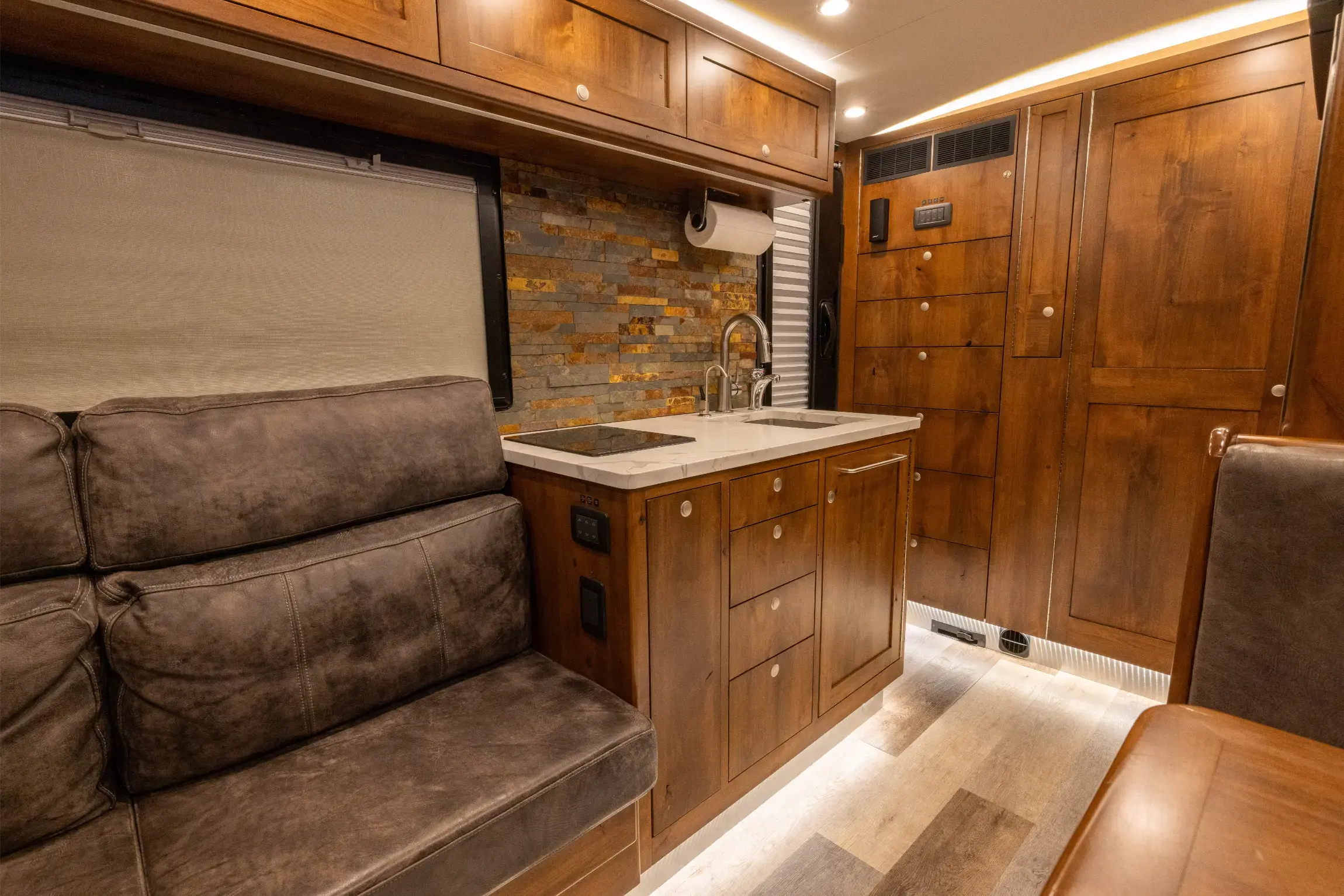 2019 EarthRoamer XV-LTS 234