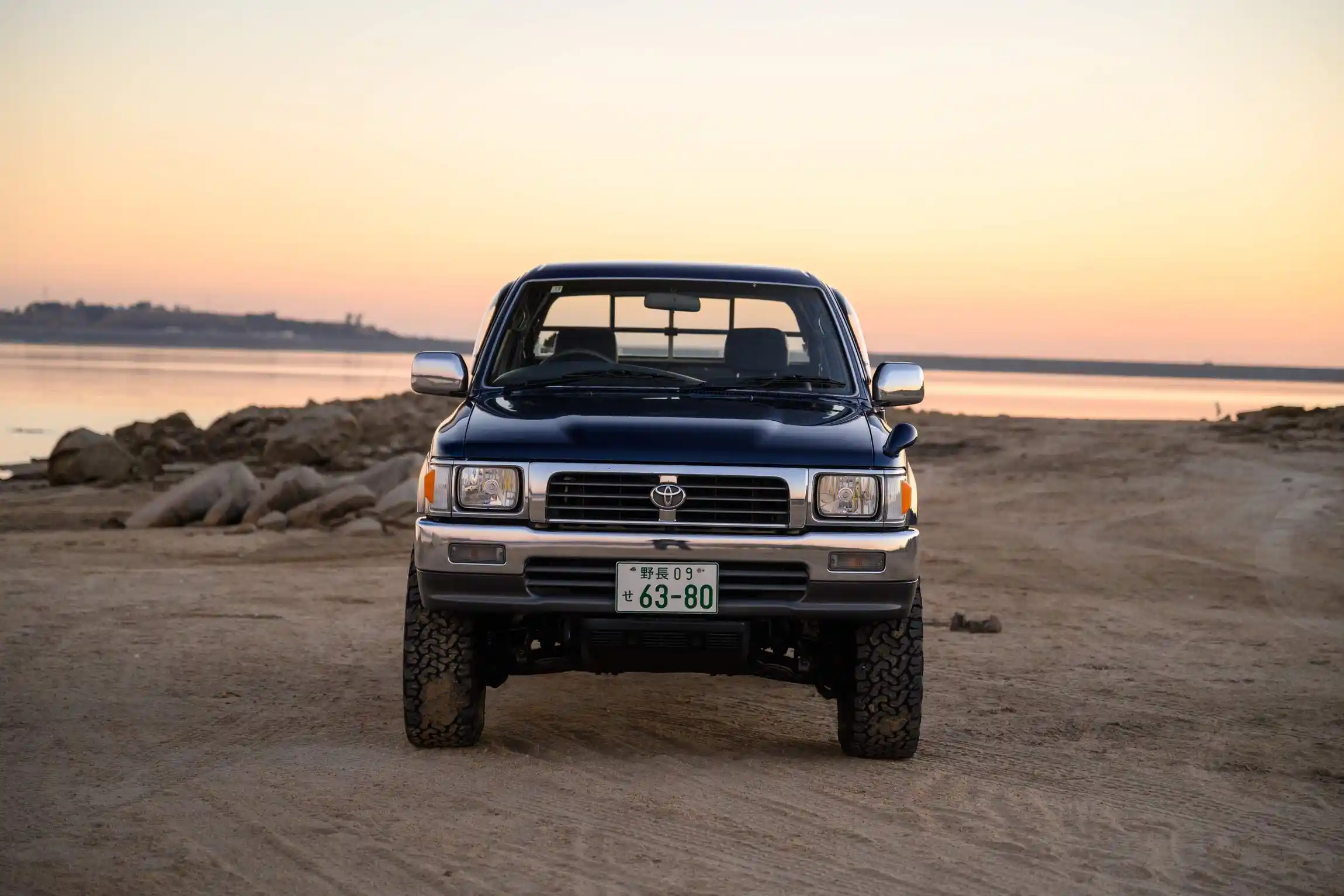 Sold: 1996 Toyota Hilux SSR 4×4