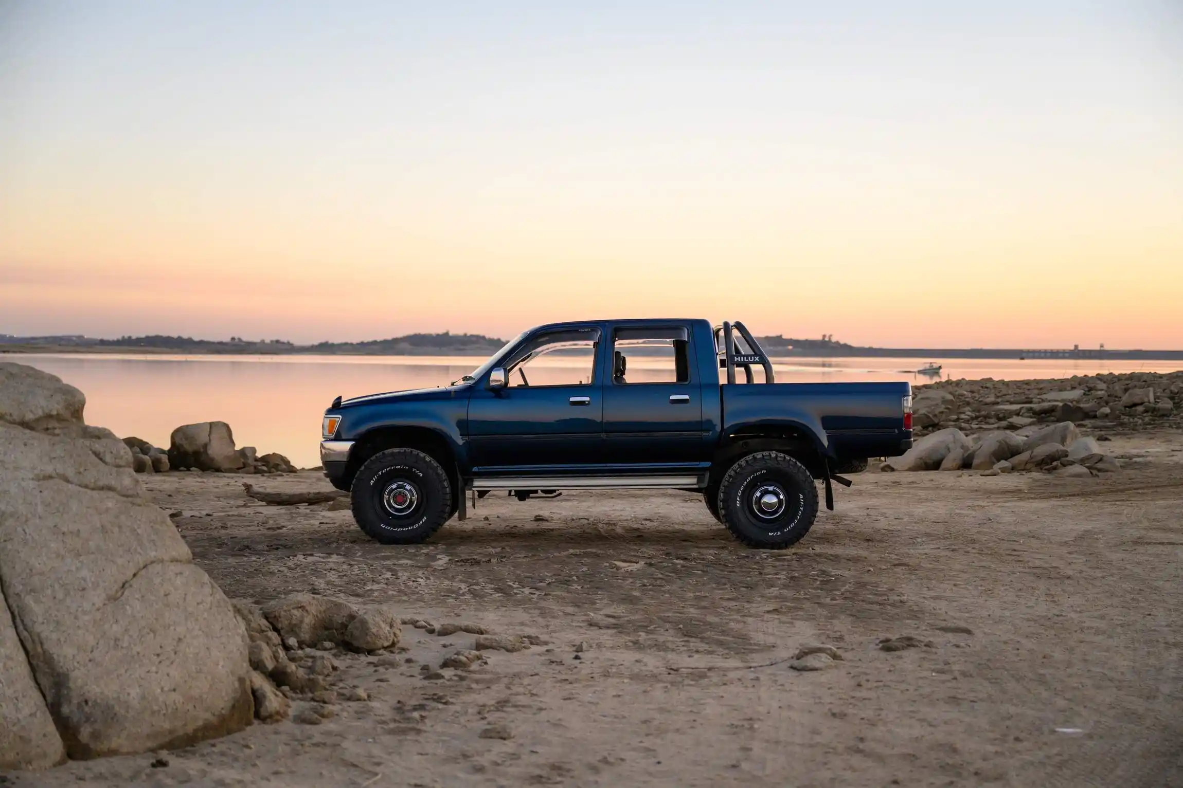 Sold: 1996 Toyota Hilux SSR 4×4