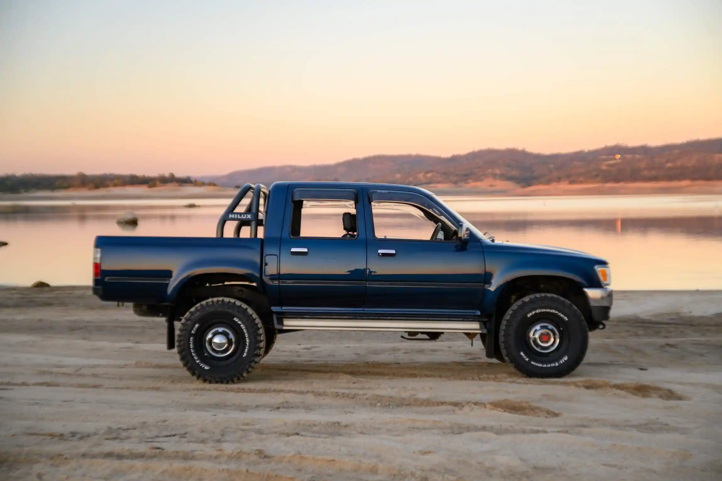 Sold: 1996 Toyota Hilux SSR 4×4
