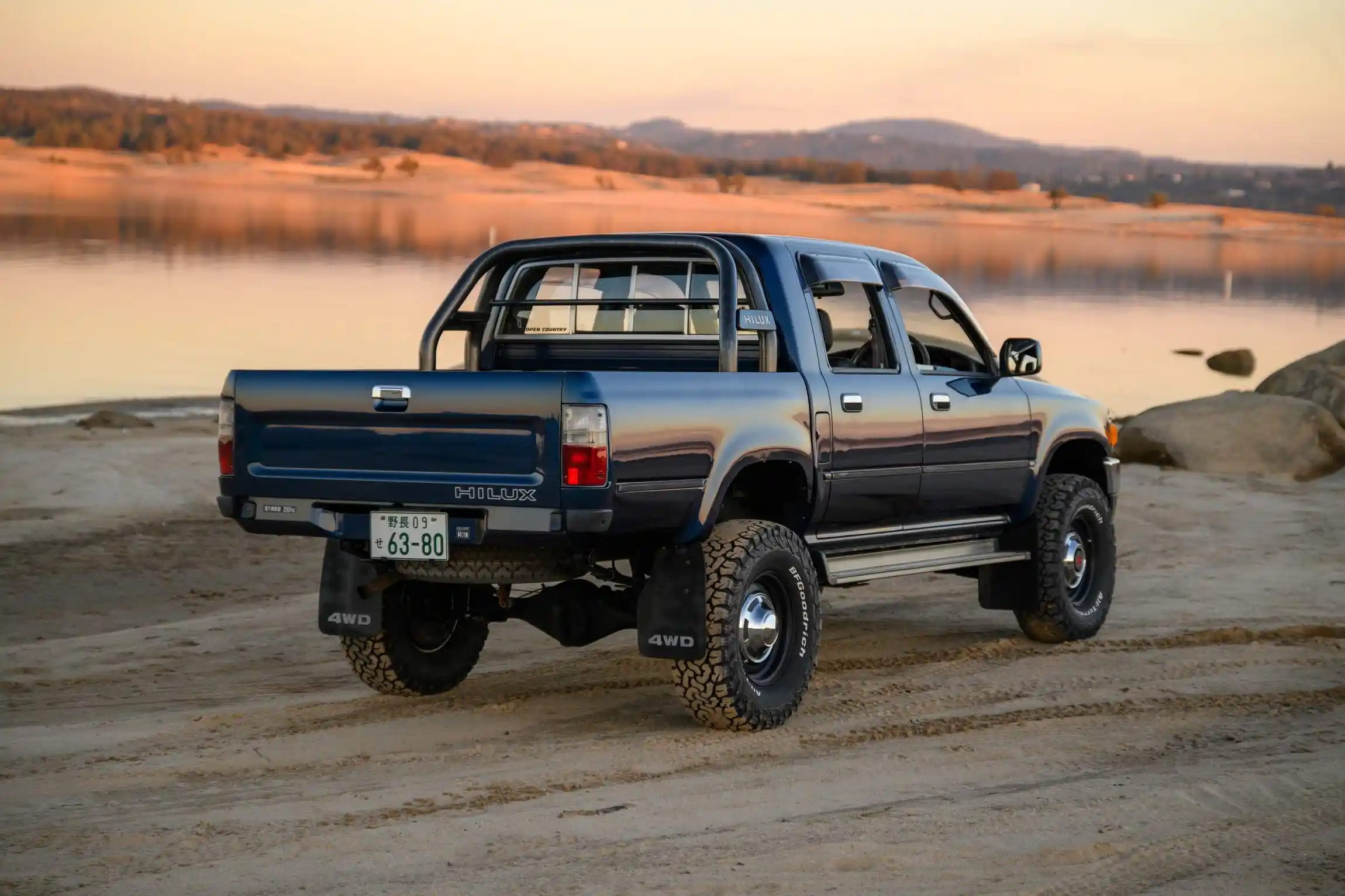 Sold: 1996 Toyota Hilux SSR 4×4